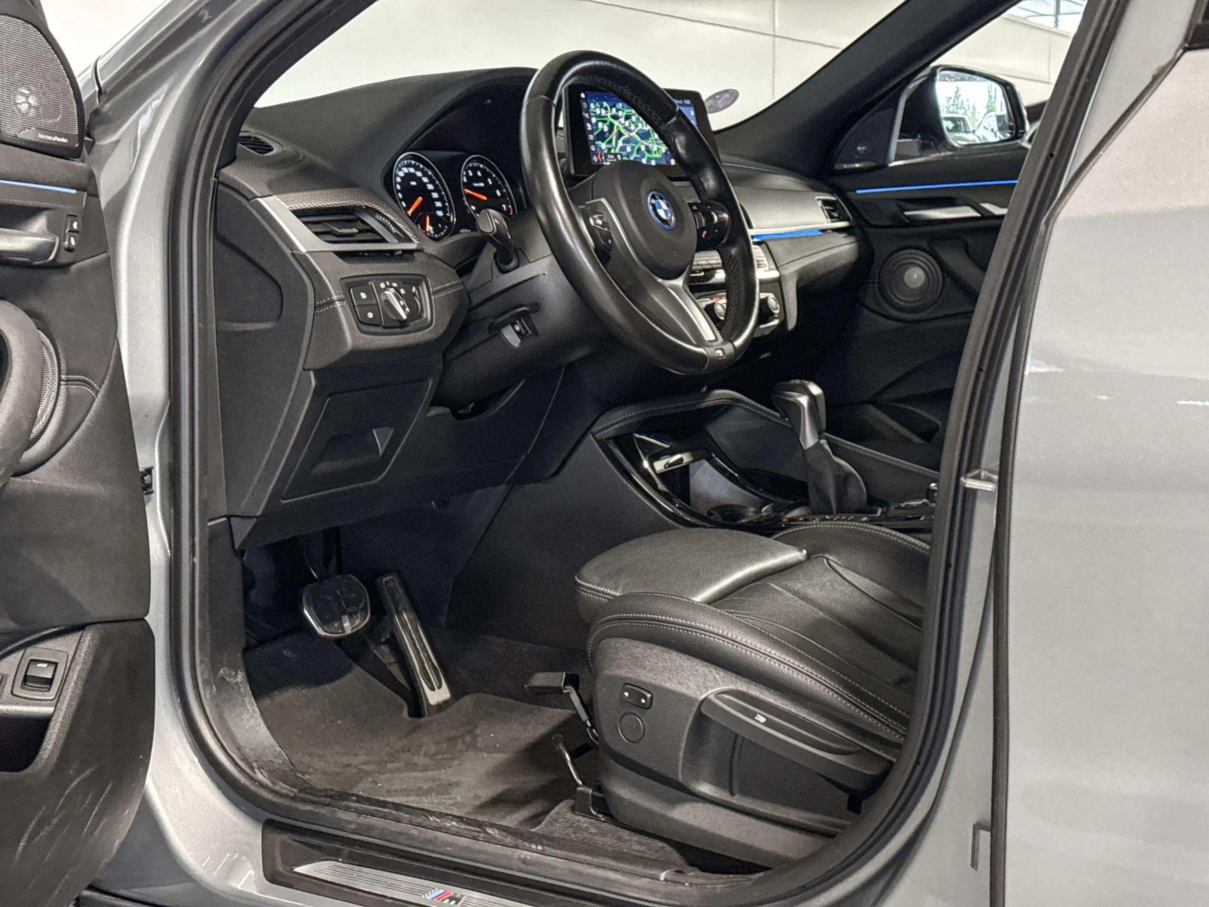 BMW X2 xDrive25e High Executive M-Sport — photo 8