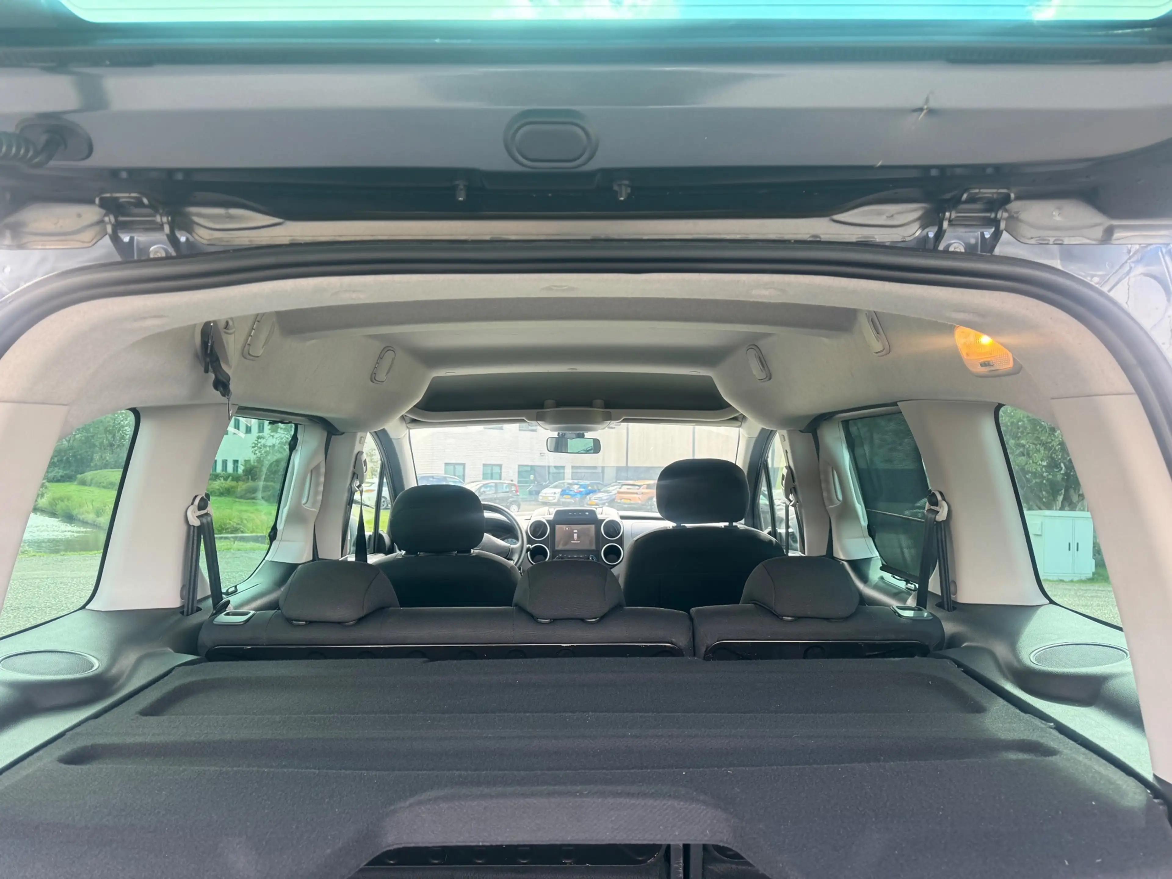 Peugeot Partner Tepee 2017 * 1.2 PureTech Active * MPV * APK * — photo 9