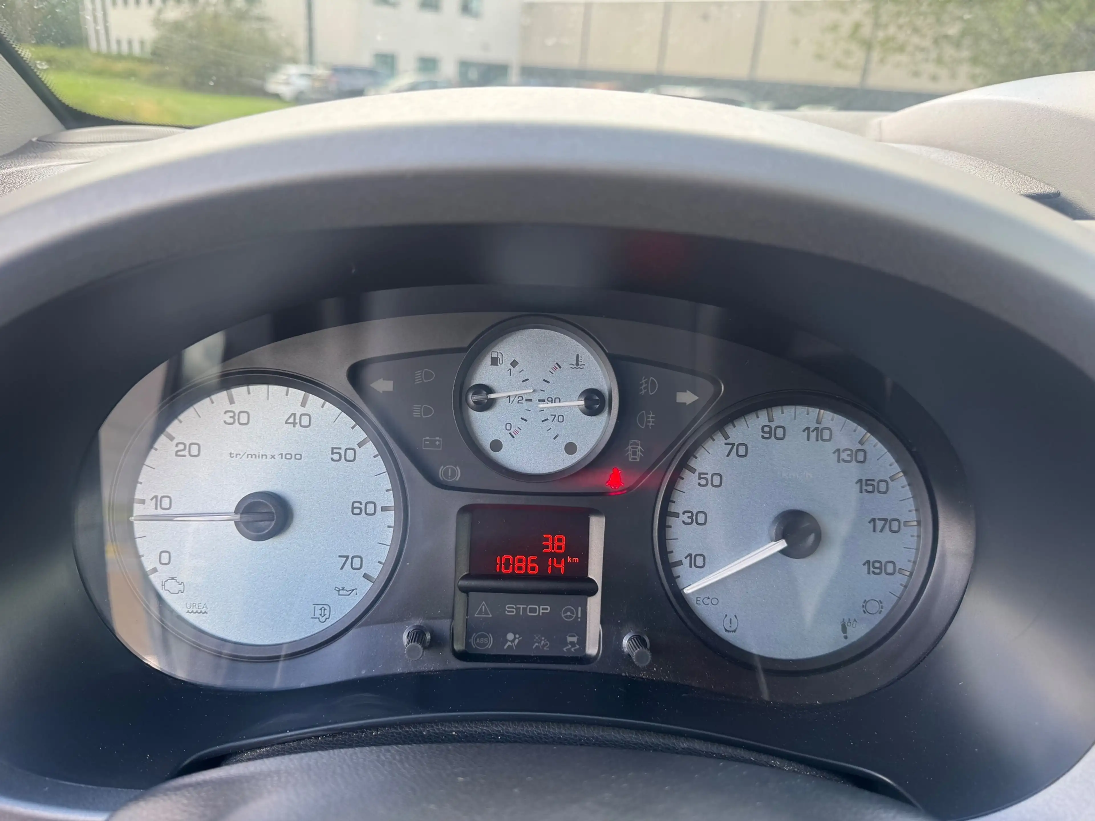 Peugeot Partner Tepee 2017 * 1.2 PureTech Active * MPV * APK * — photo 14