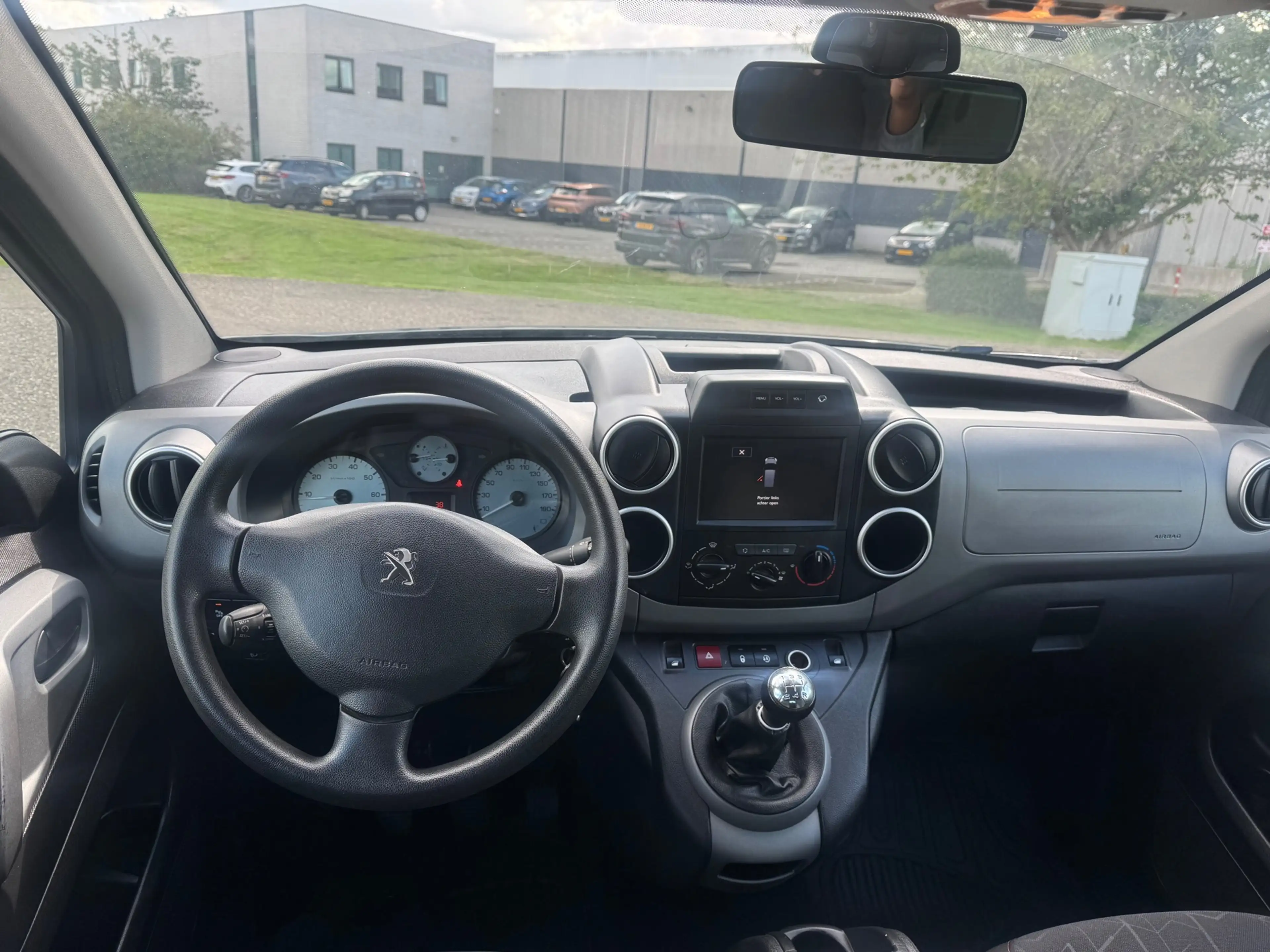 Peugeot Partner Tepee 2017 * 1.2 PureTech Active * MPV * APK * — photo 12