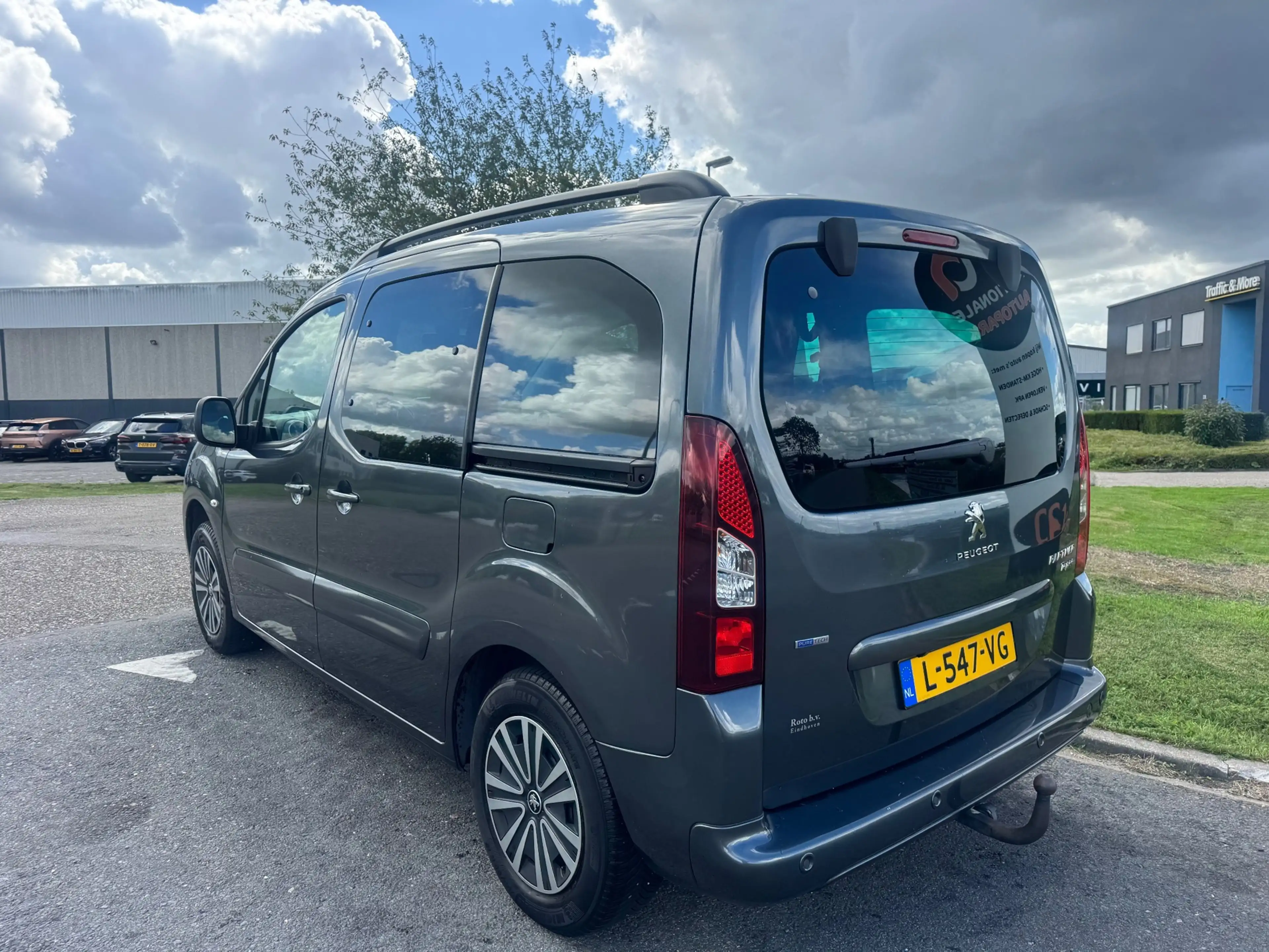 Peugeot Partner Tepee 2017 * 1.2 PureTech Active * MPV * APK * — photo 3