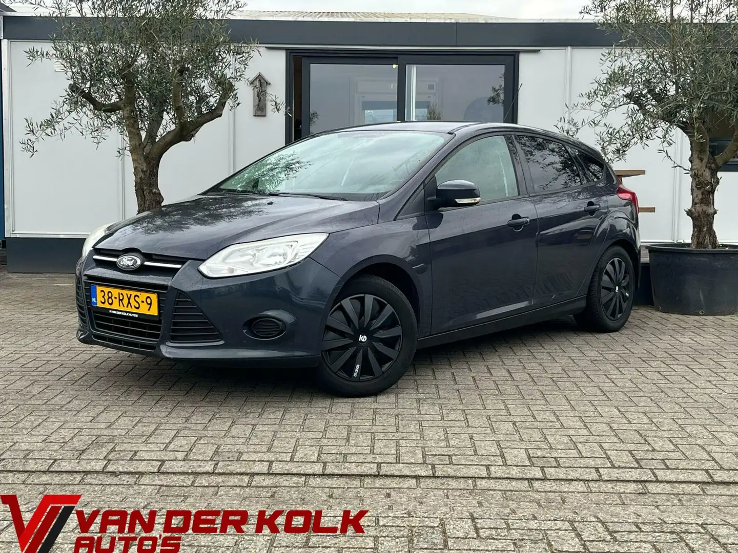 Ford Focus 1.6 TI-VCT Trend Sport Cruise Airco Šedá - 1