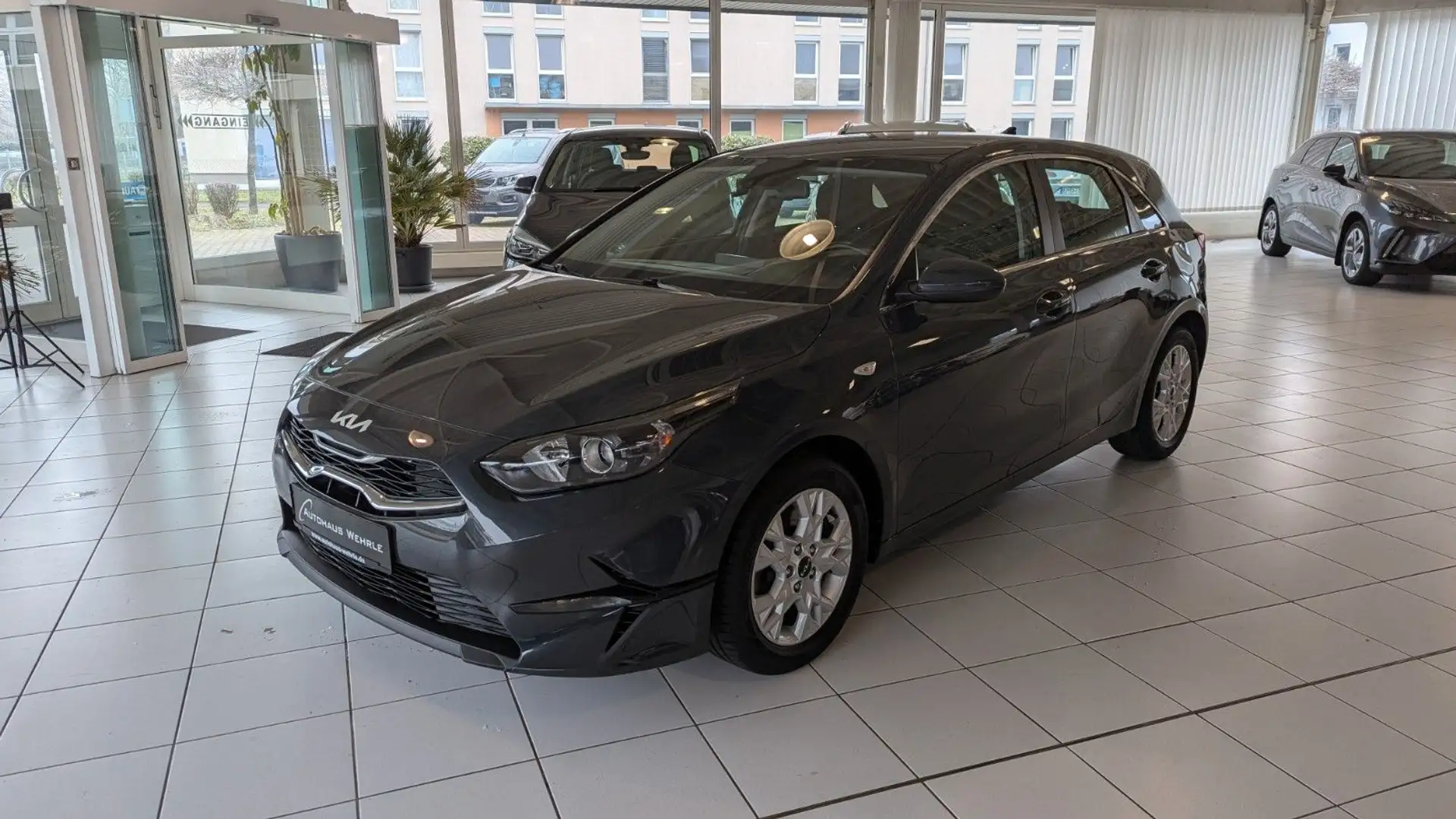 Kia Ceed / cee'd Vision 1.5T  DCT *Automatik*Navi* Grau - 1