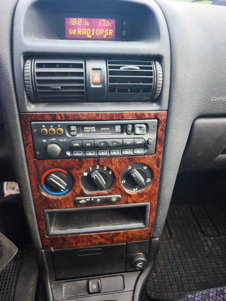 Opel Astra 1.8 16V Elegance, foto 9