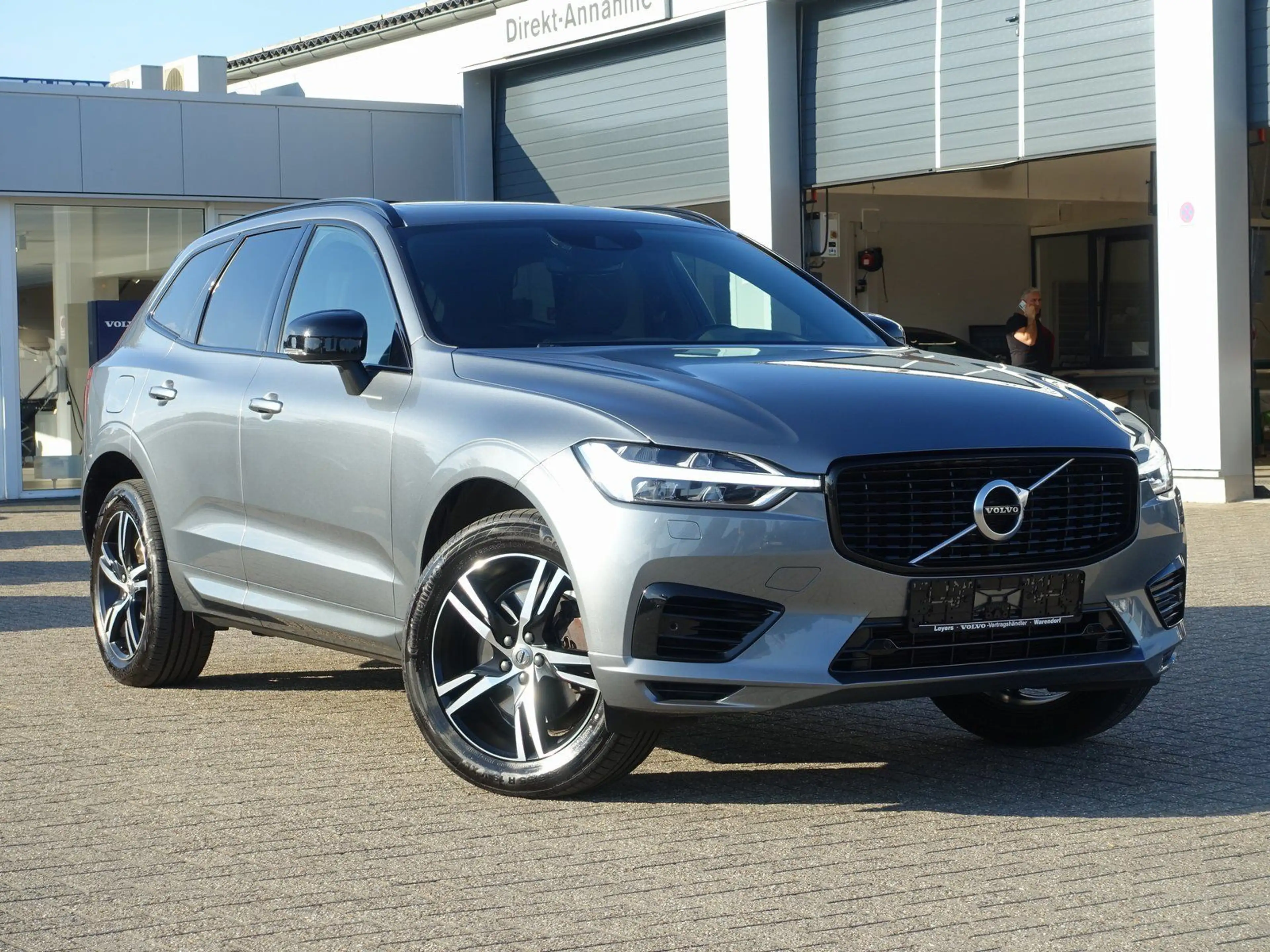 Volvo XC60 T6 Twin Engine AWD R Design Plug-In/Pano — photo 2