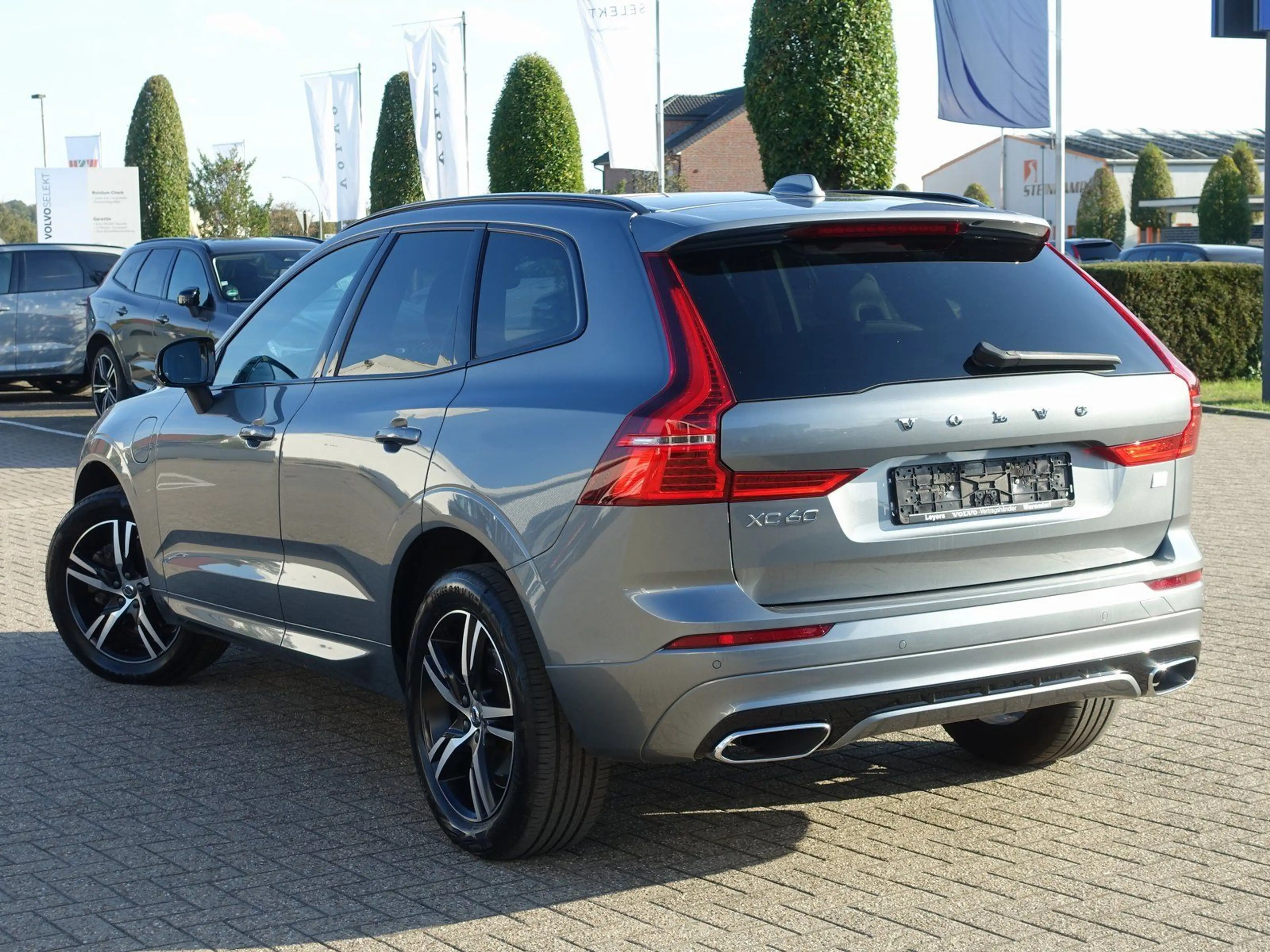 Volvo XC60 T6 Twin Engine AWD R Design Plug-In/Pano — photo 3