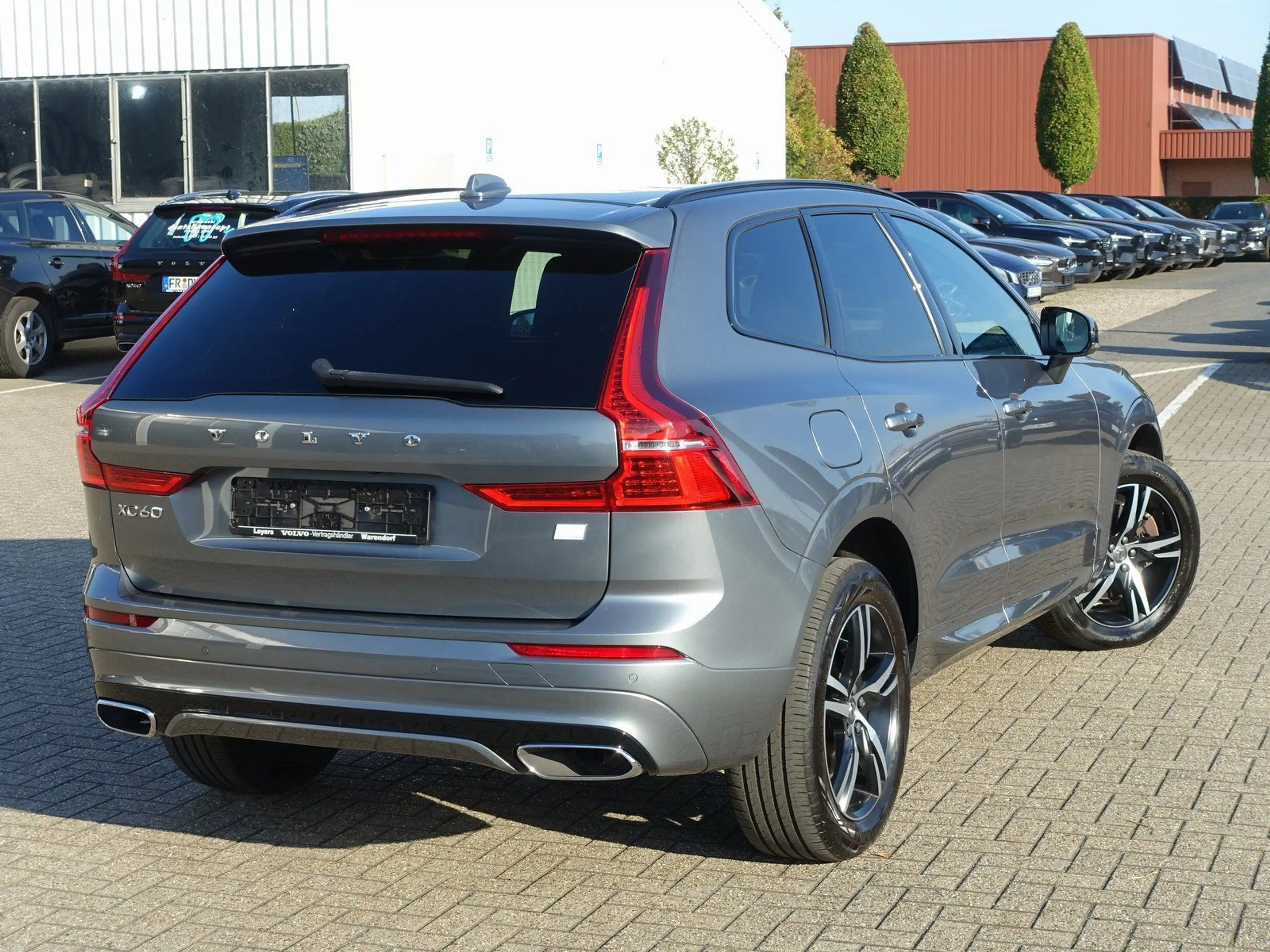 Volvo XC60 T6 Twin Engine AWD R Design Plug-In/Pano — photo 4
