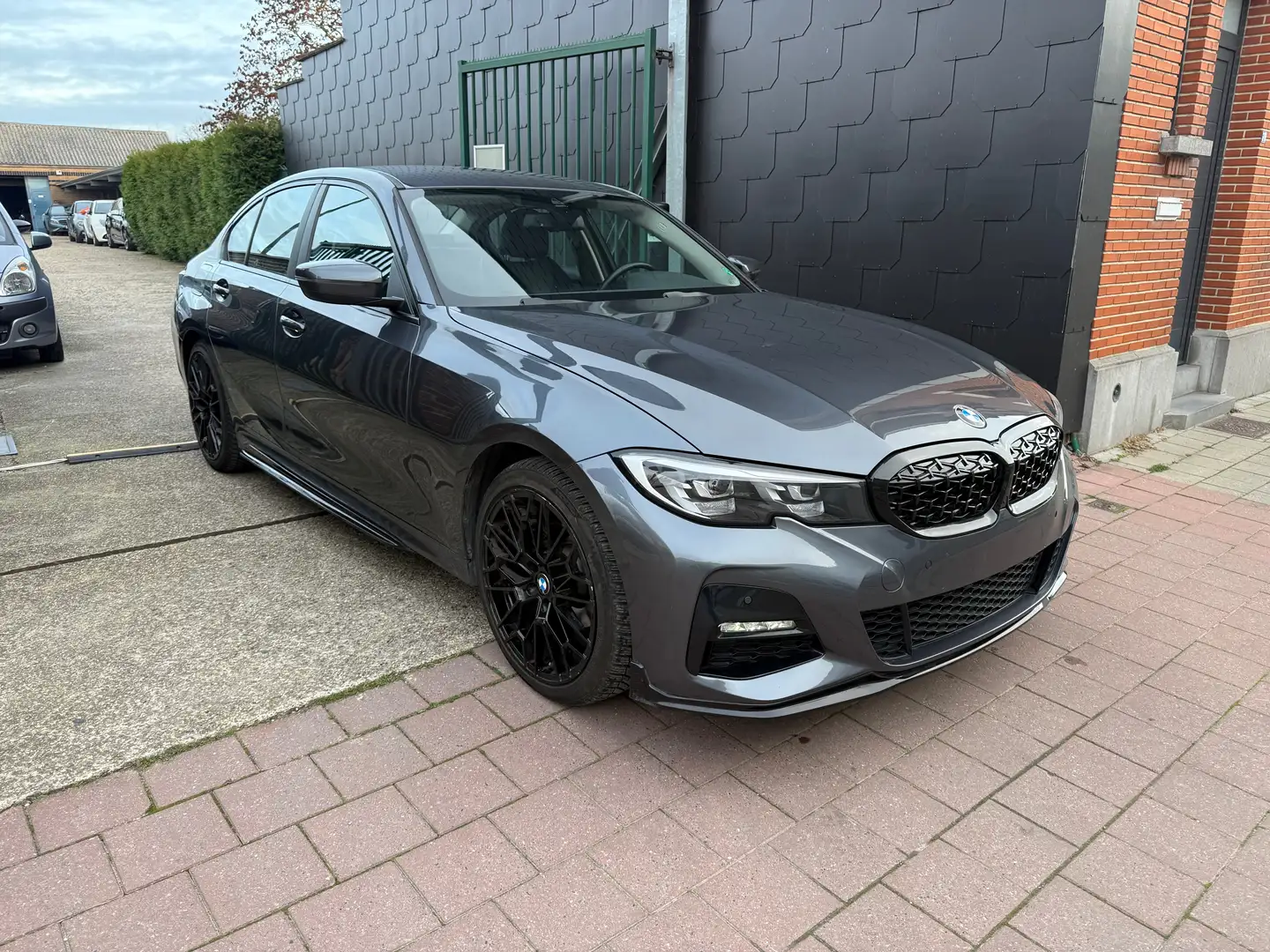 BMW 316 316d Aut. Edition M Sport Shadow Gris - 2