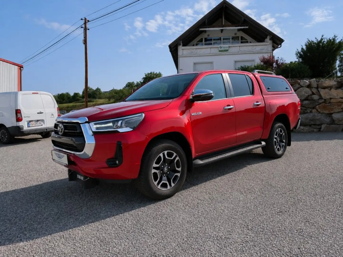 Toyota Hilux 2,4 Double Lounge ALLRAD Rot - 1