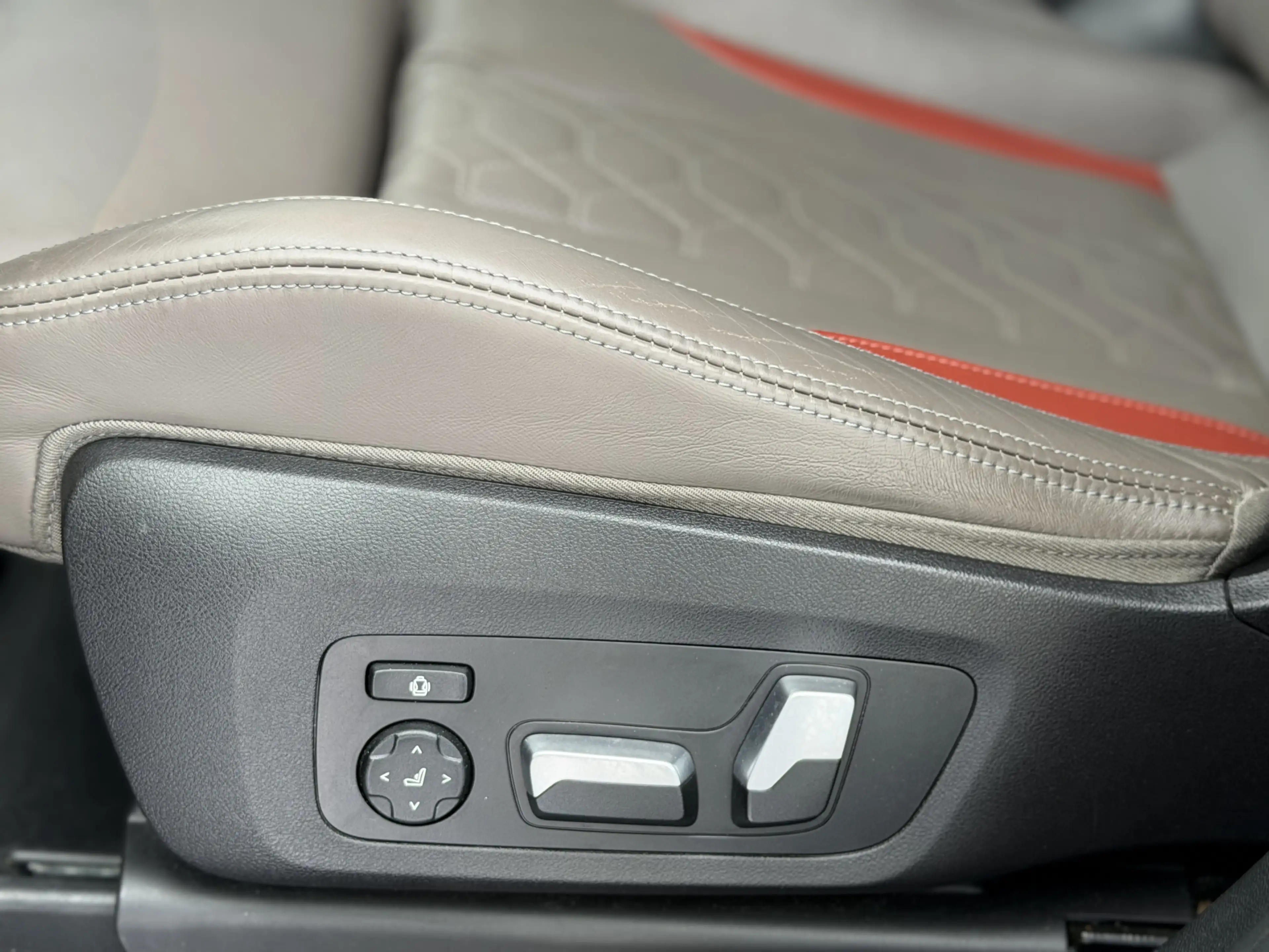 BMW X4 M Competition, 2 Hand, Deutsch, Service Neu — photo 15