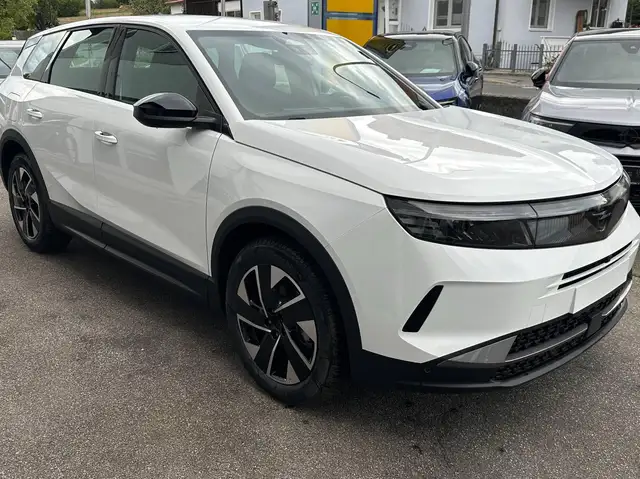Opel Grandland 1.2 48V Mild- Hybrid 107 kW Navigationssystem 180° Rückfahrkamera elektrische Heckklappe Sitzheizung Lenkradheizung