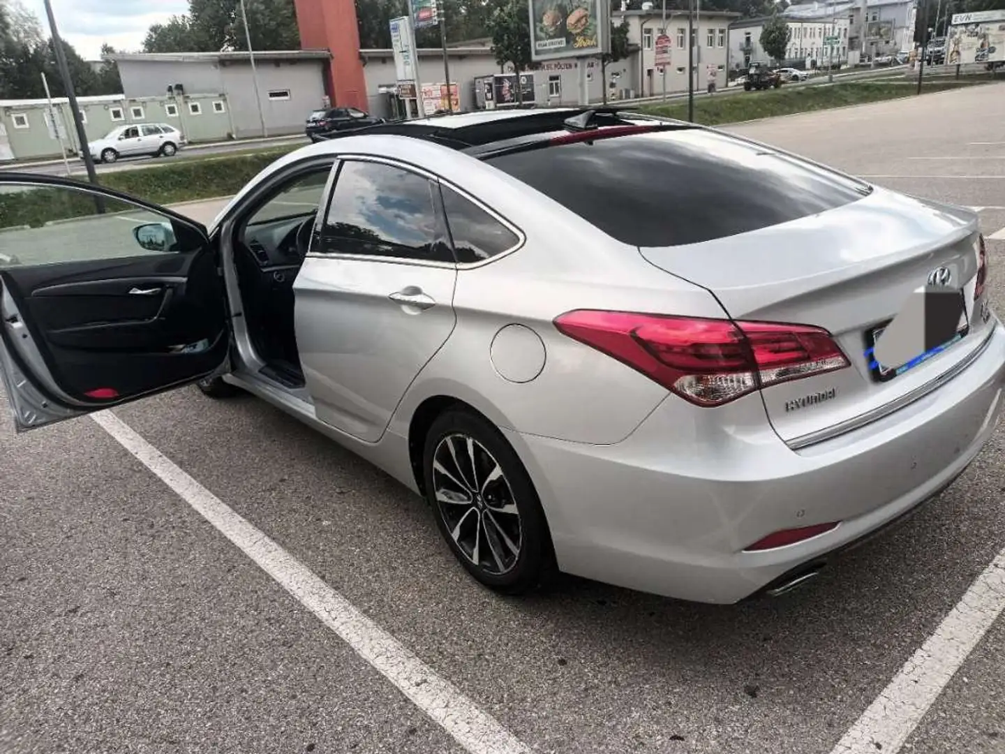 Hyundai i40 i40 Business Class 1,7 CRDi DCT Start/Stopp Aut. Silber - 1