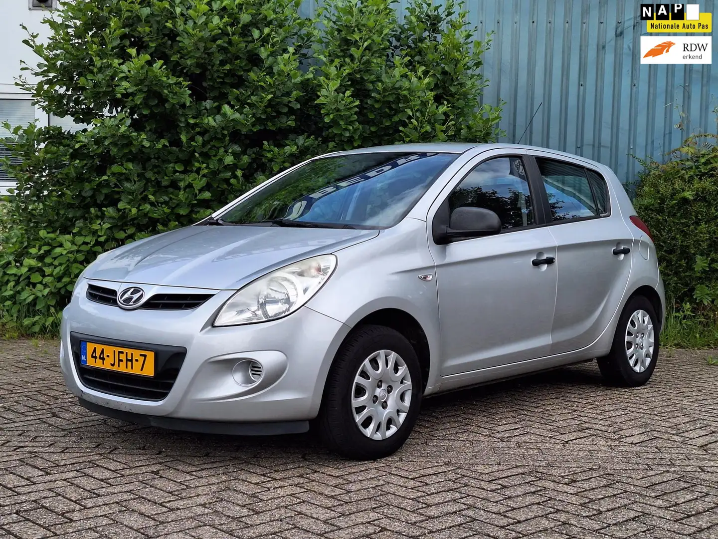 Hyundai i20 | 1.2i ActiveVersion | 2e eigenaar | Grau - 1