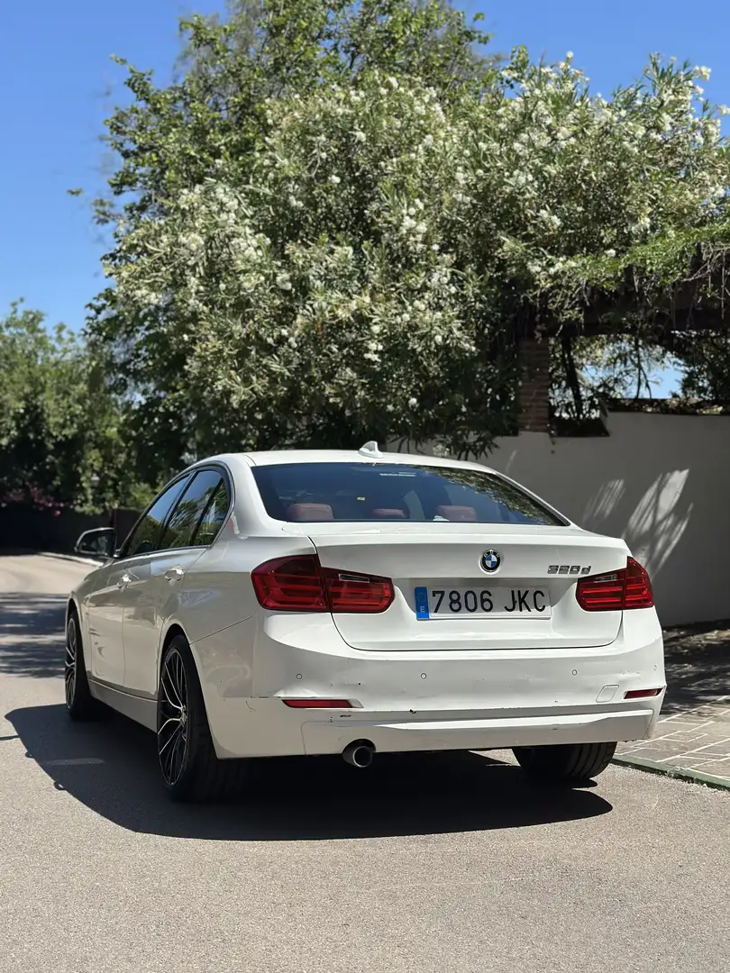 BMW 320 320dA Touring Luxury - 1