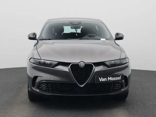 Alfa Romeo Tonale view 3