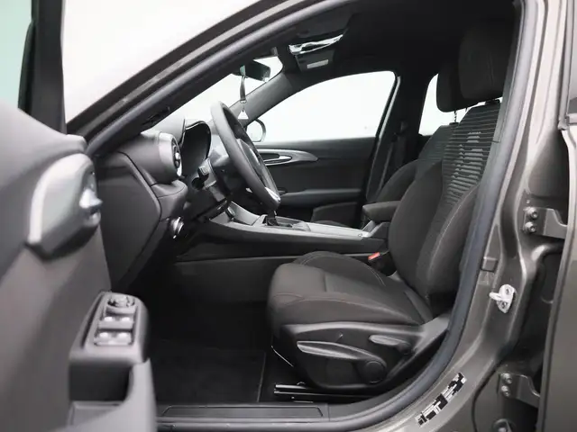 Alfa Romeo Tonale view 11
