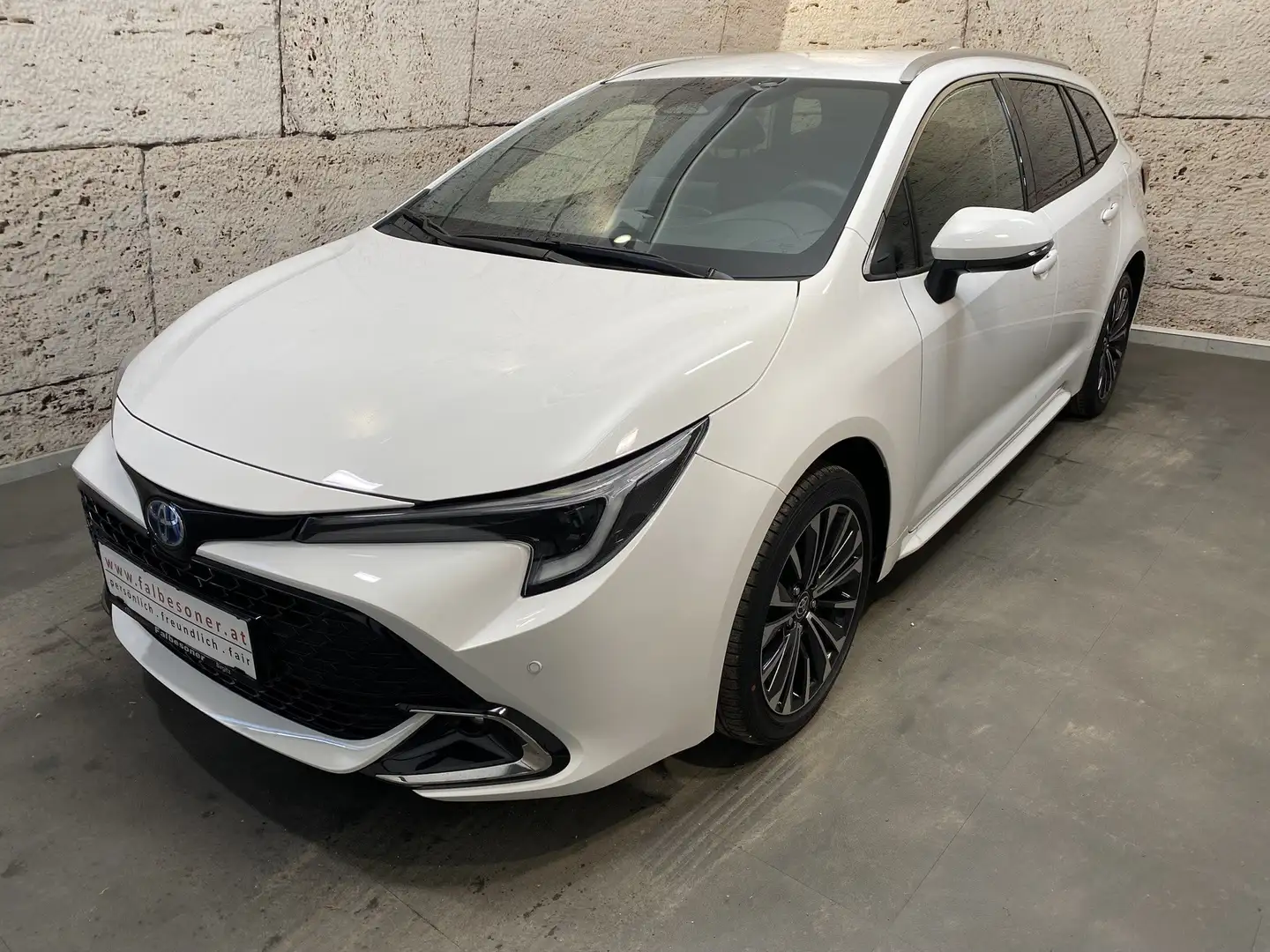 Toyota Corolla Touring Sports 1,8 Hybrid Active Drive + Safety Pa Weiß - 2
