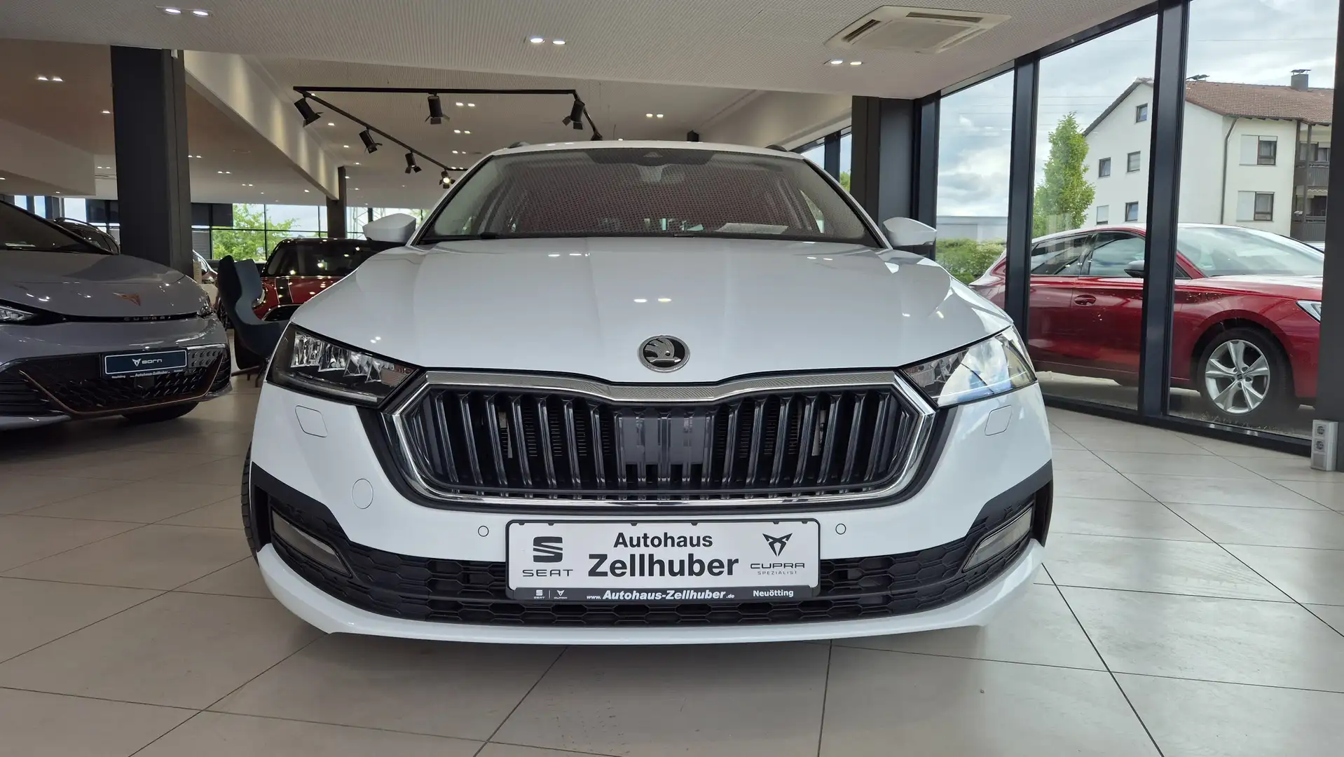 Skoda Octavia Combi 1.5 TSI Clever *AHK*Navi*LED* Weiß - 2