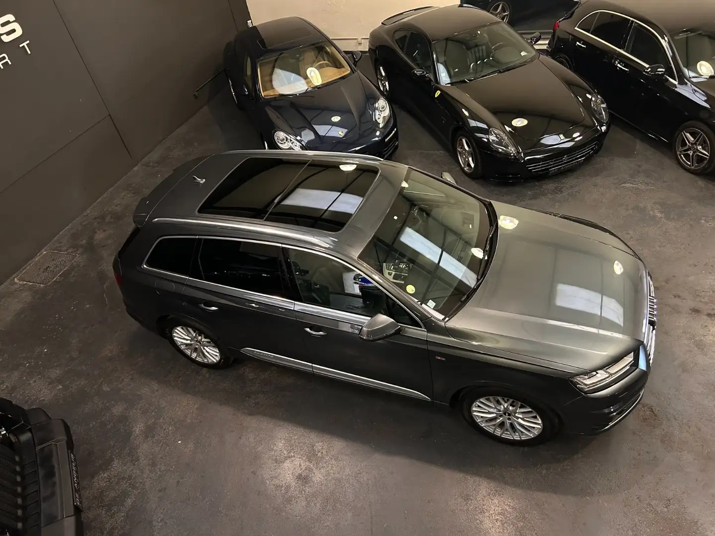 Audi Q7 S LINE Grau - 2