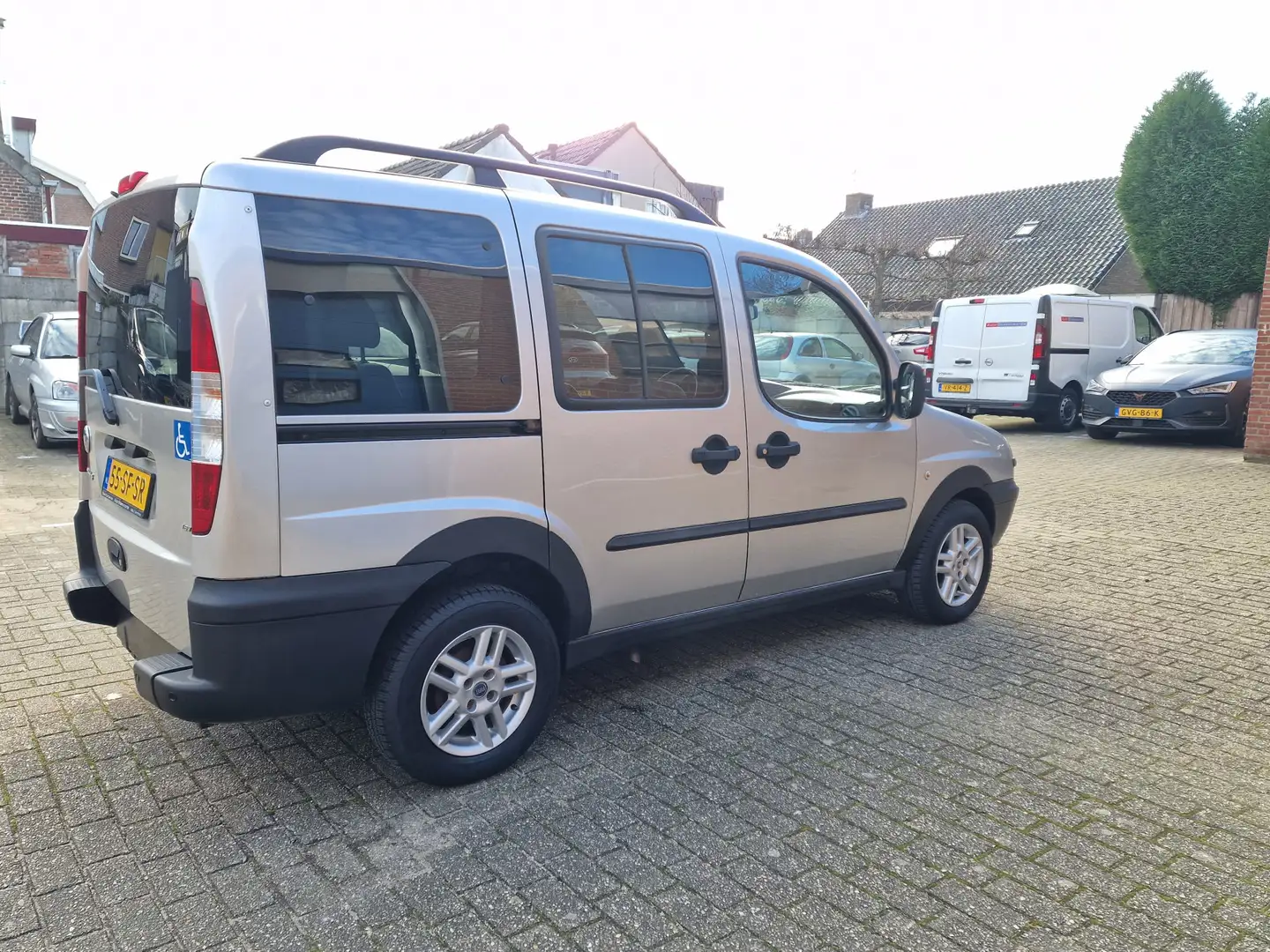 Fiat Doblo 1.6-16V Benzine Rolstoelvervoer - Airco-Nette auto Gris - 2