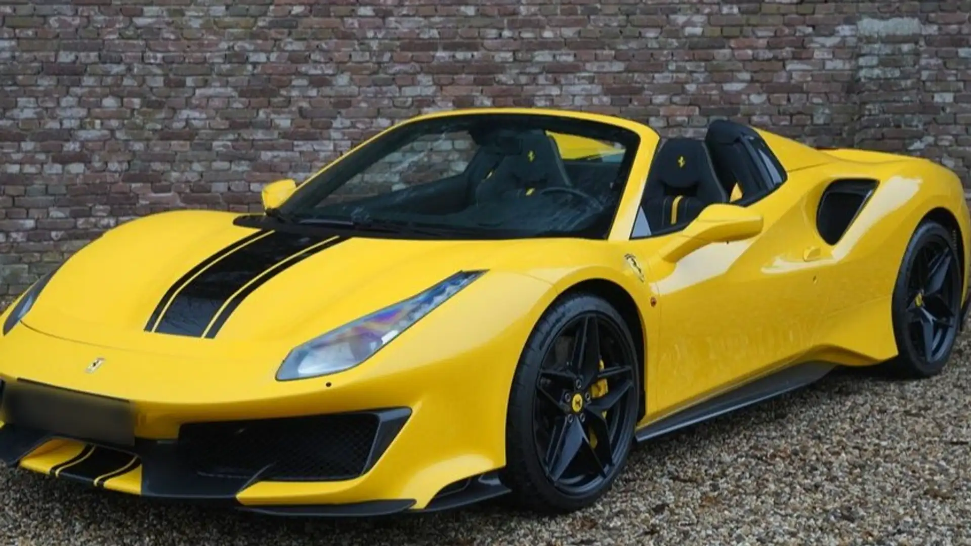 Ferrari 488 Pista Amarillo - 1