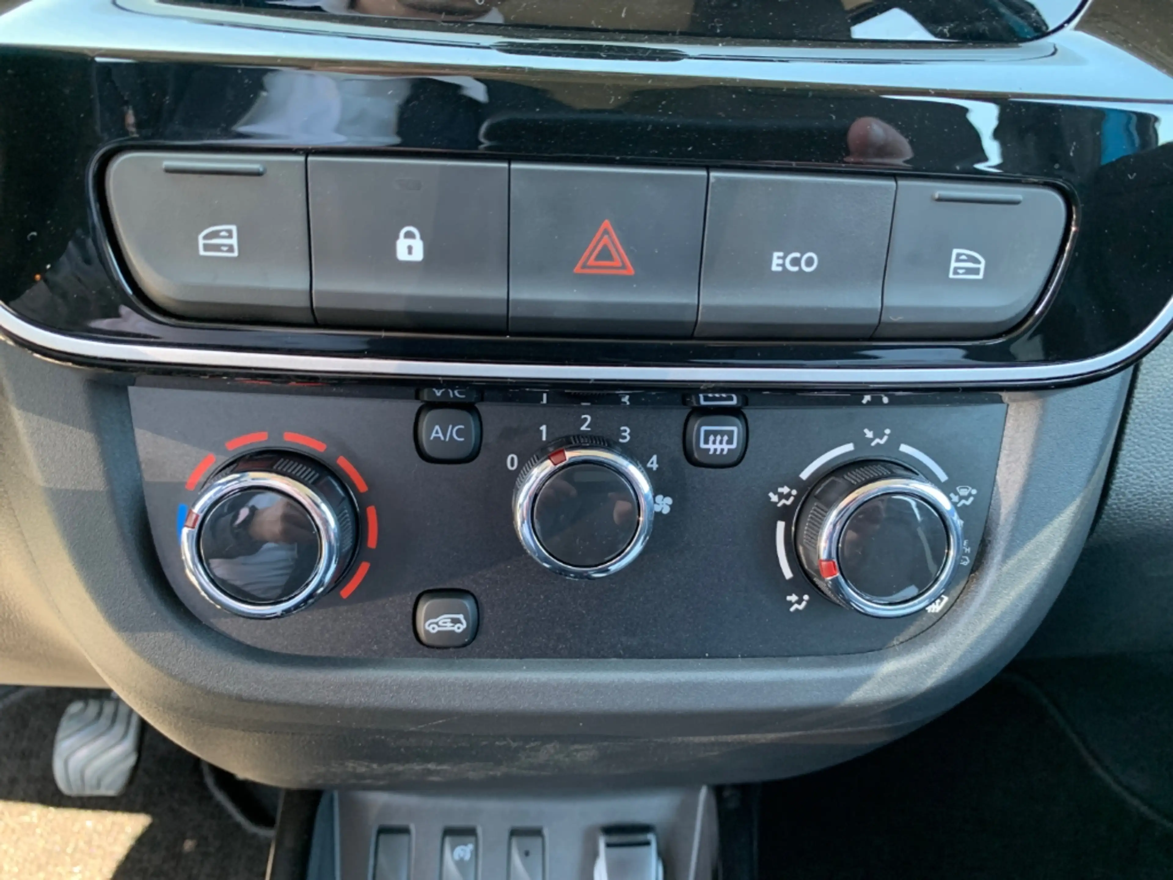 Dacia Spring ESSENTIAL ELECTRIC Essential Electric 45 KLIMA+DAB — photo 14