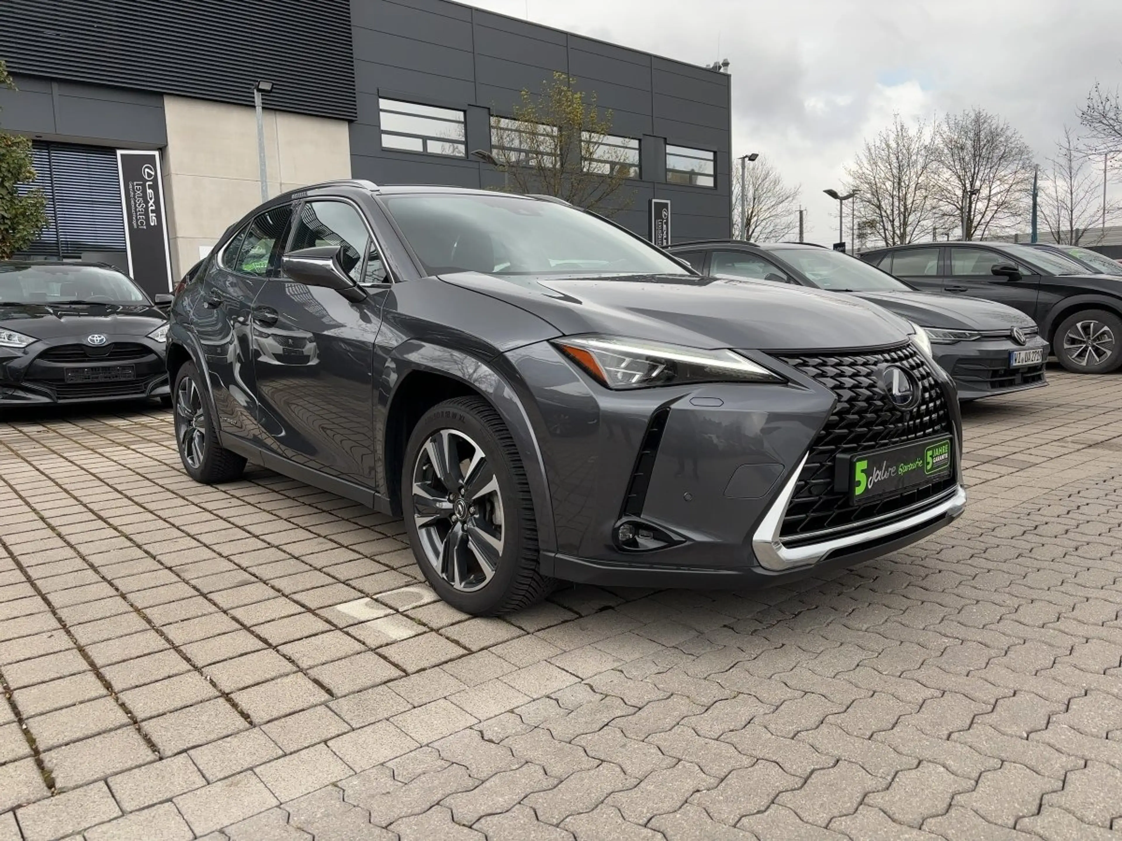Lexus UX 250h UX 250 h Luxury Line wenig KM*Vollausstattung — photo 8