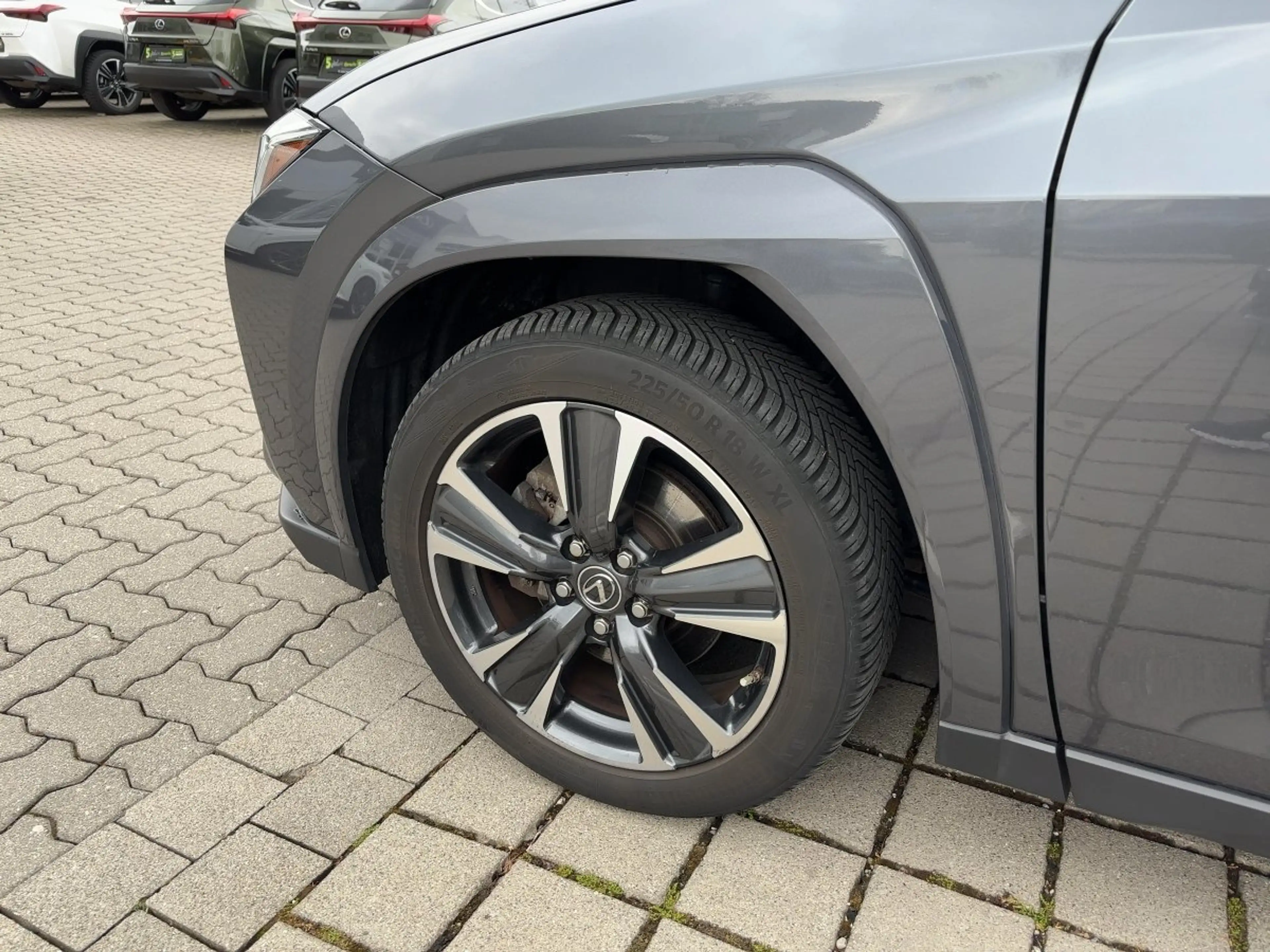 Lexus UX 250h UX 250 h Luxury Line wenig KM*Vollausstattung — photo 9