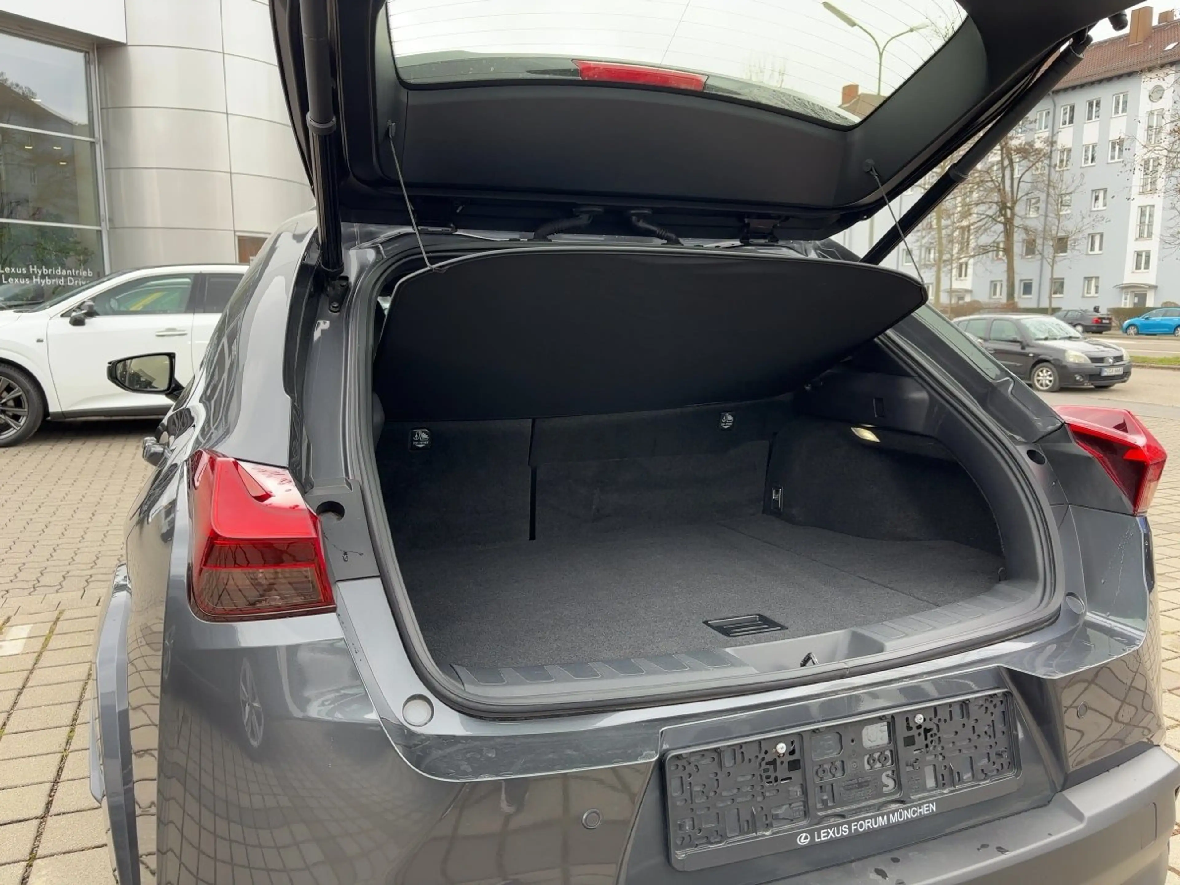 Lexus UX 250h UX 250 h Luxury Line wenig KM*Vollausstattung — photo 10