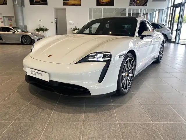 Porsche Taycan Performance Battery Plus - IVA Esposta