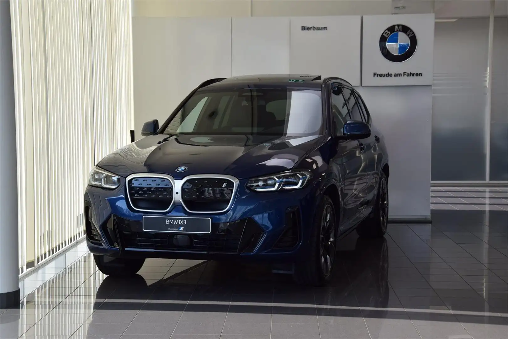 BMW iX3 M Sport NEUWAGEN Modrá - 2