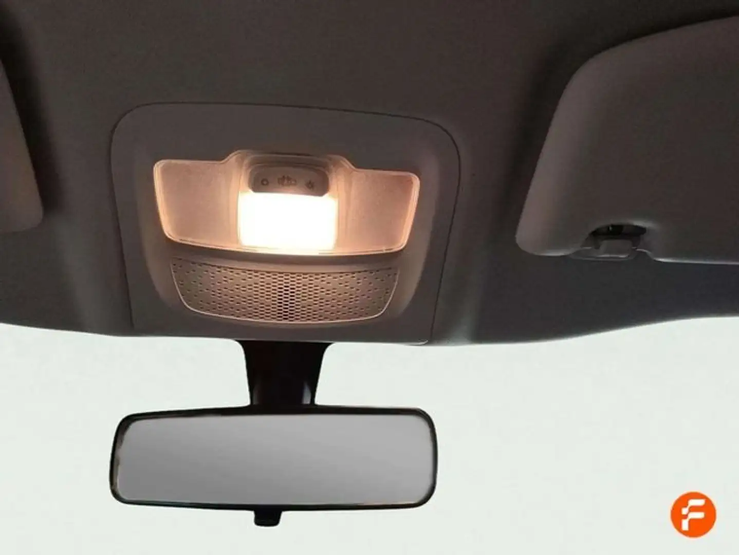 Peugeot 2008 1.6 BlueHDI Style 100 Blanc - 2