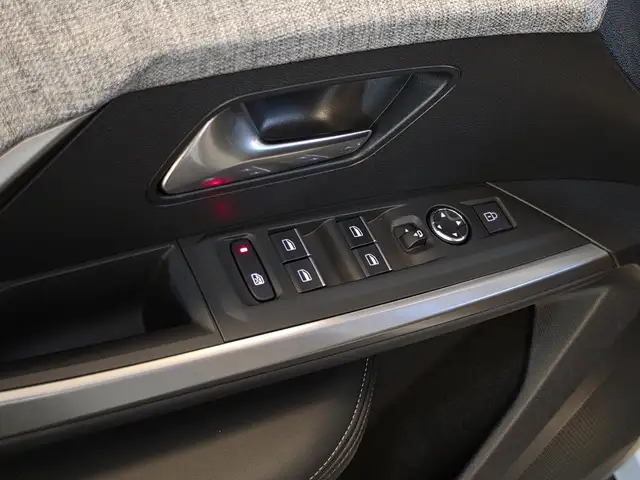 Peugeot 5008 view 18
