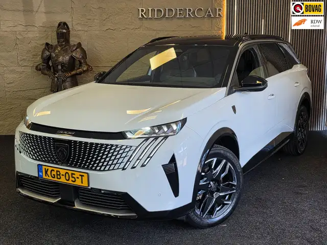2025 Peugeot 5008 in White for sale