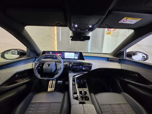 Peugeot 5008 view 3
