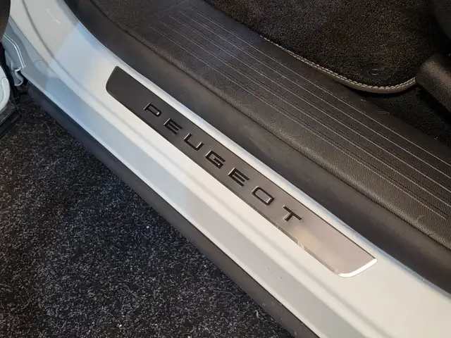 Peugeot 5008 view 19