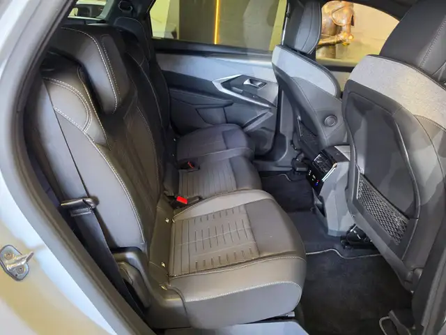 Peugeot 5008 view 12