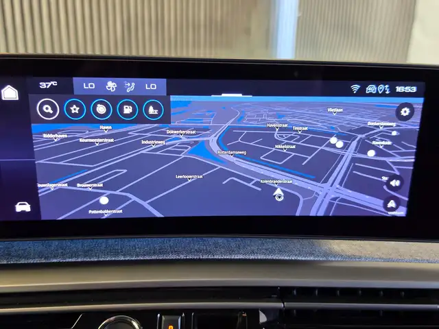 Peugeot 5008 view 4