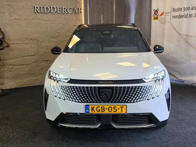 Peugeot 5008 view 6