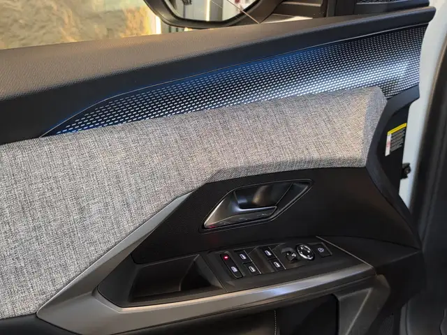 Peugeot 5008 view 17