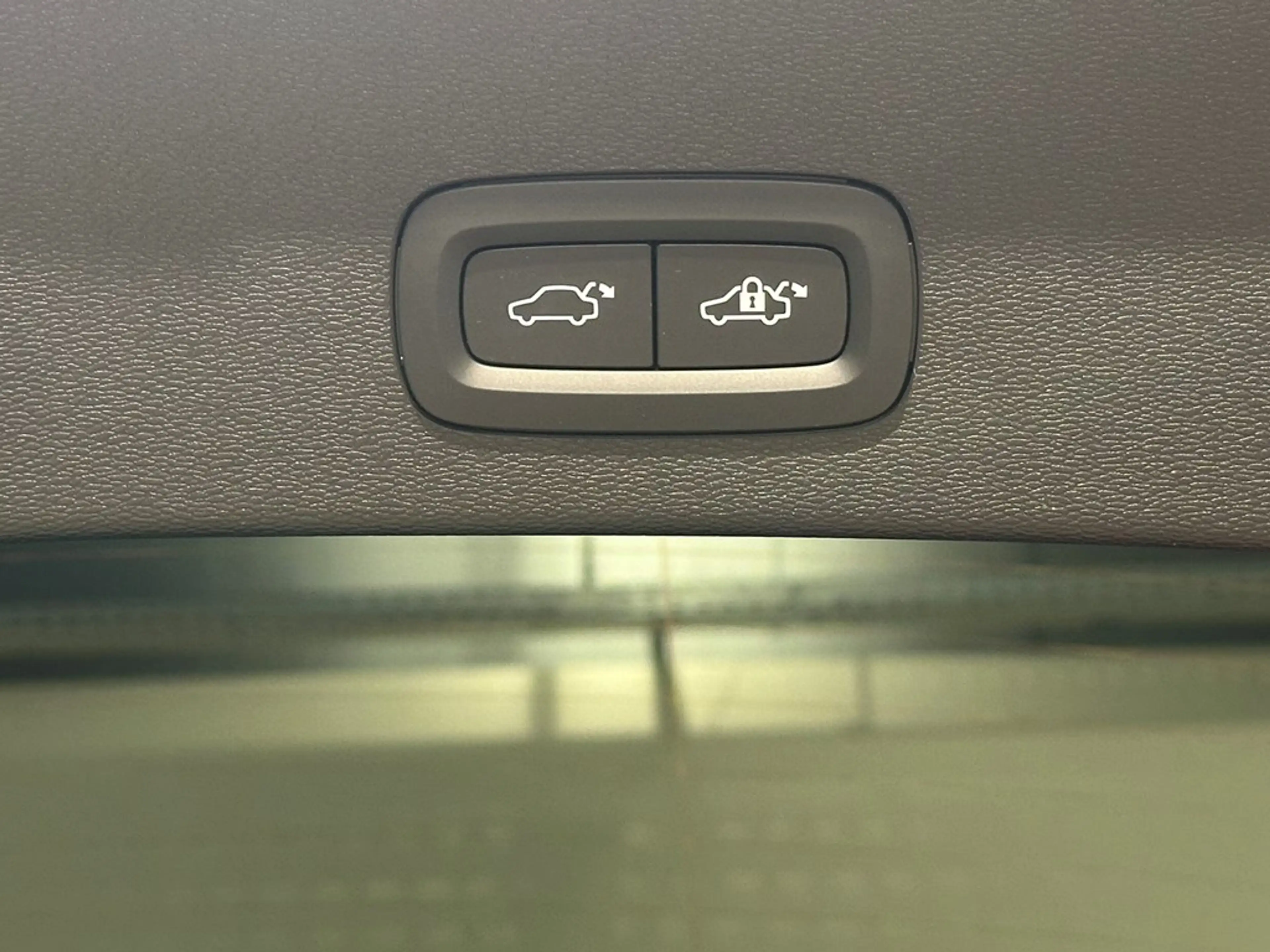Volvo C40 Recharge ultimate Extended Range — photo 11