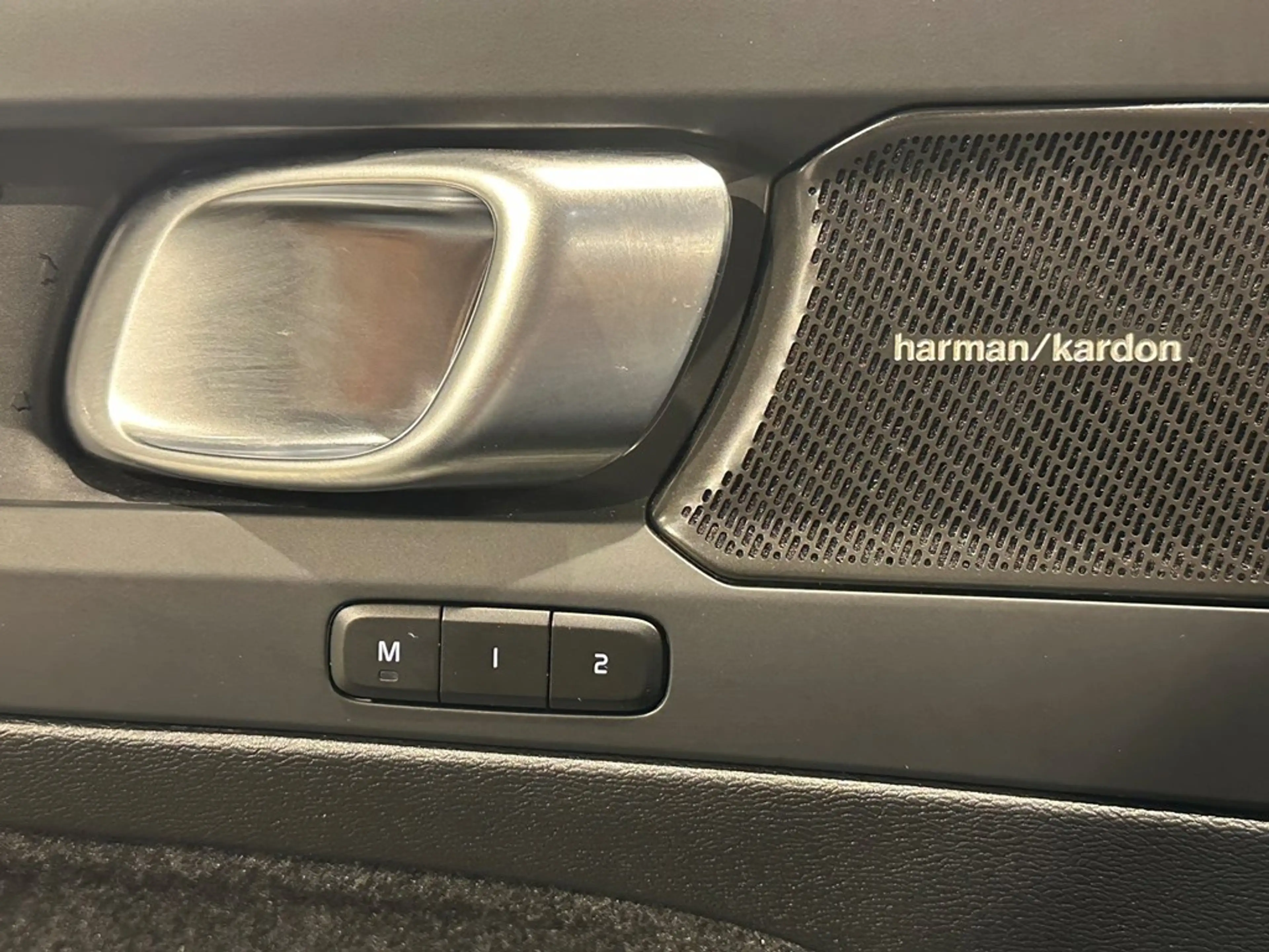 Volvo C40 Recharge ultimate Extended Range — photo 7