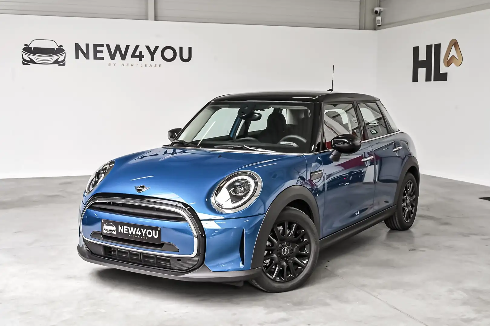 MINI Cooper 5-deurs Bleu - 1
