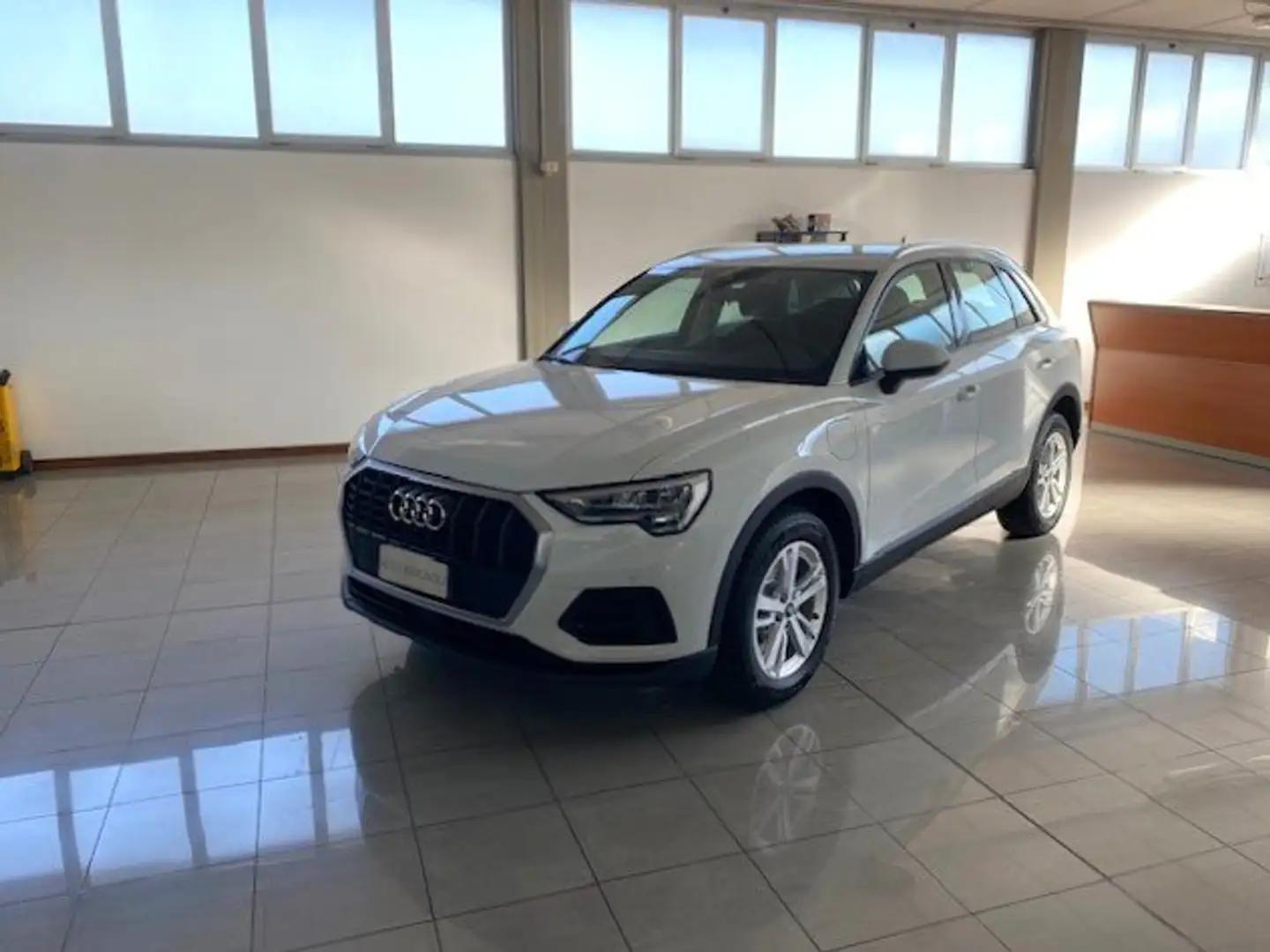 Audi Q3 Q3 45 1.4 tfsi e Business s-tronic Plug In E6 D Bianco - 1