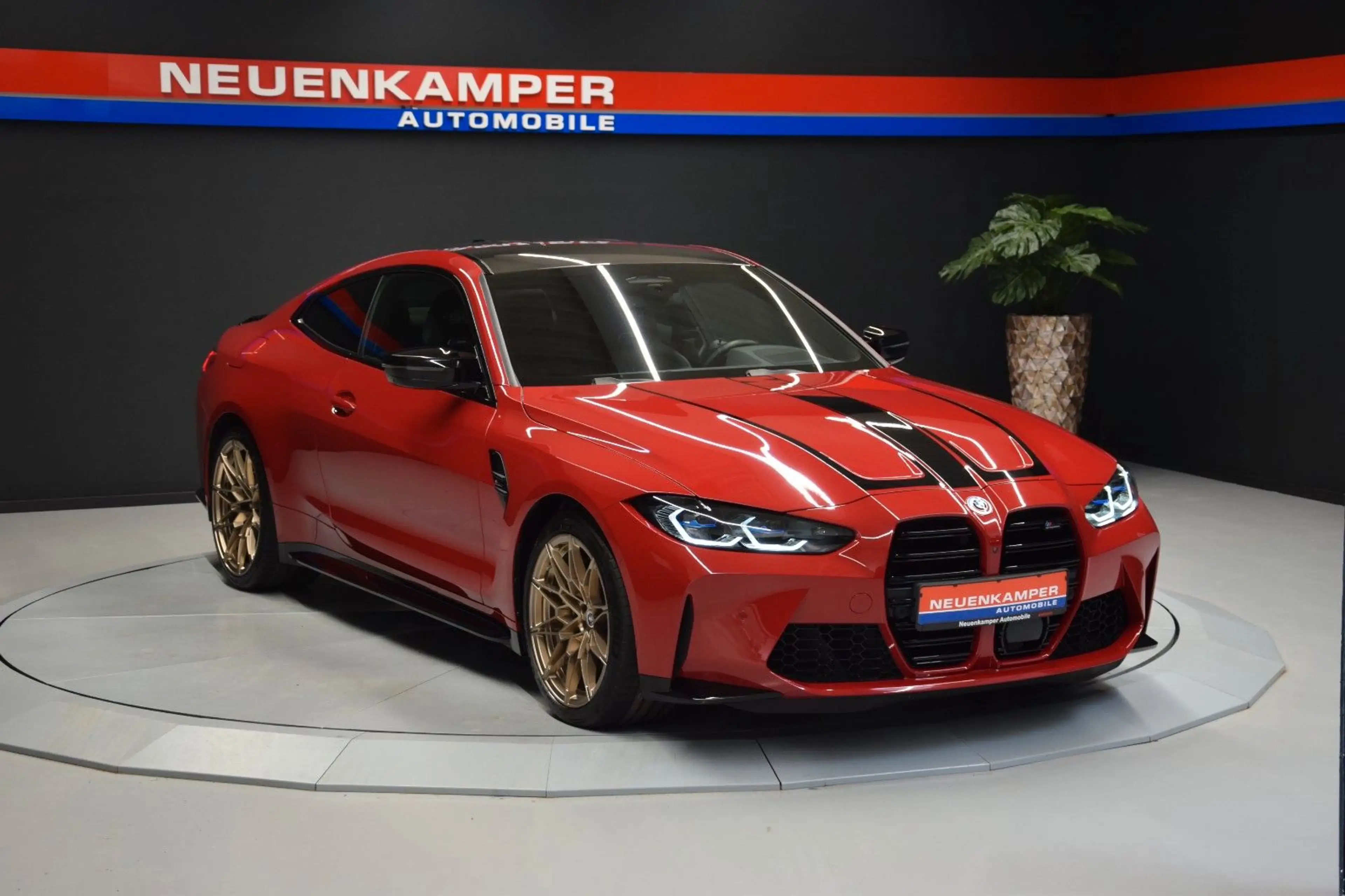 BMW M4 Coupe xDrive Competition  50 Jahre Edition