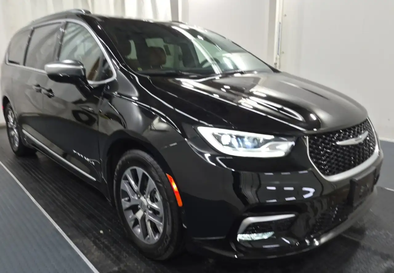 2025 Chrysler Pacifica