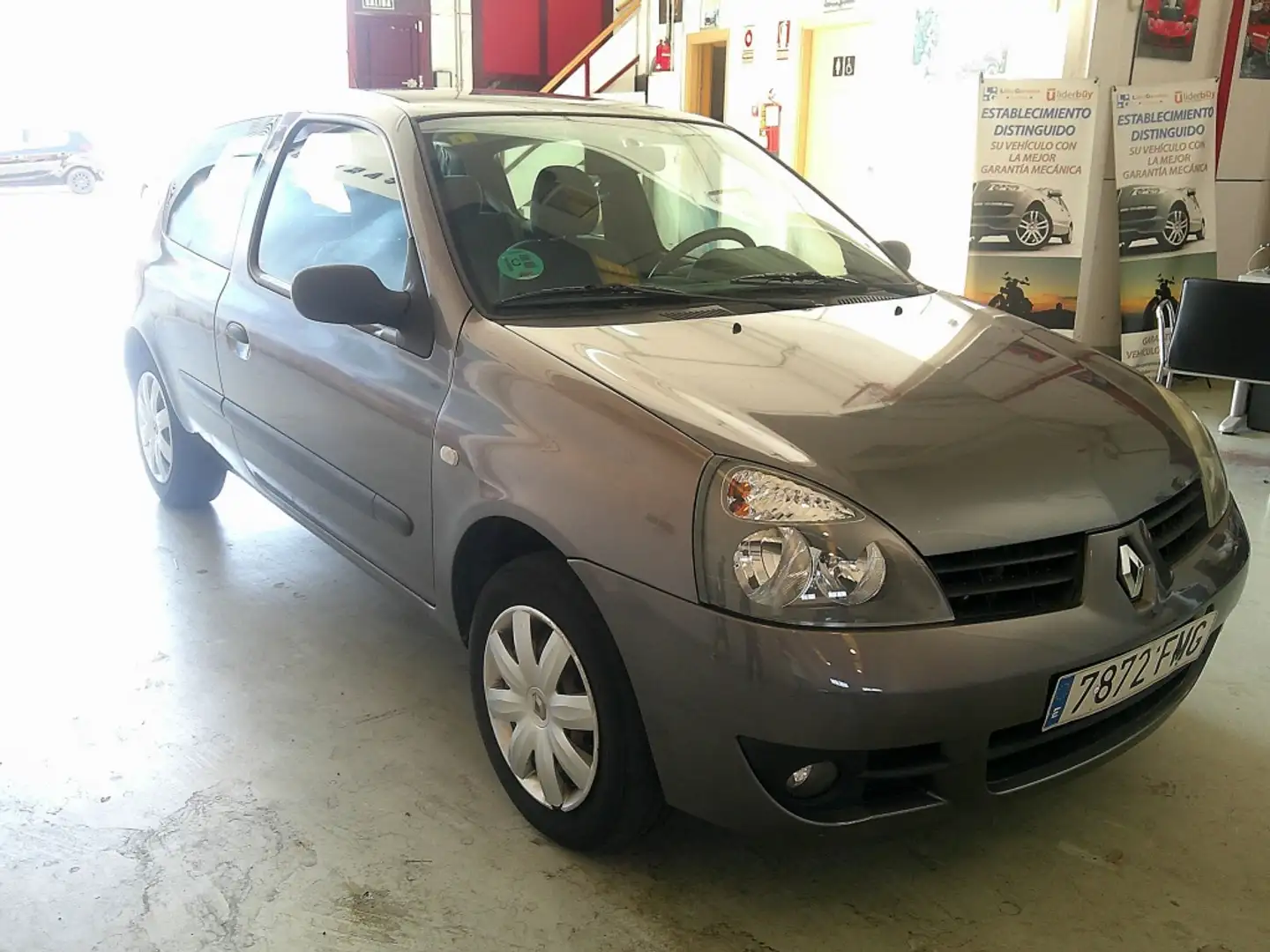 Renault Clio 1.2 16v Authentique Gris - 2