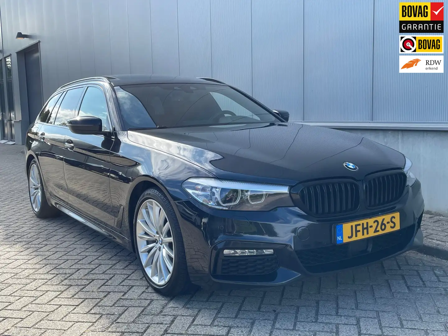 BMW 540 5-serie Touring 540i xDrive High Executive Panoram Zwart - 1
