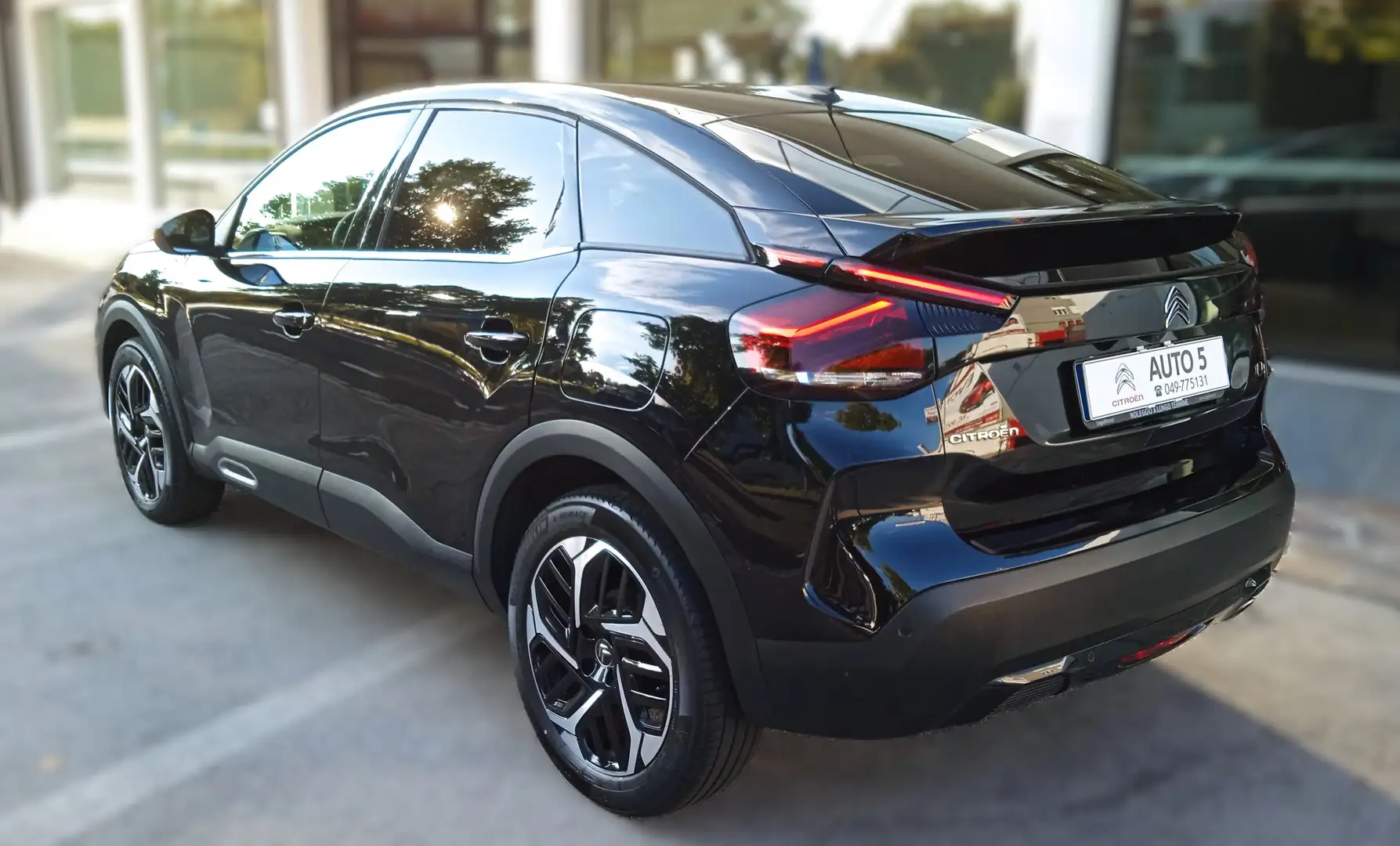 Citroen C4 C4 III 2021 1.5 bluehdi Shine s Nero - 2