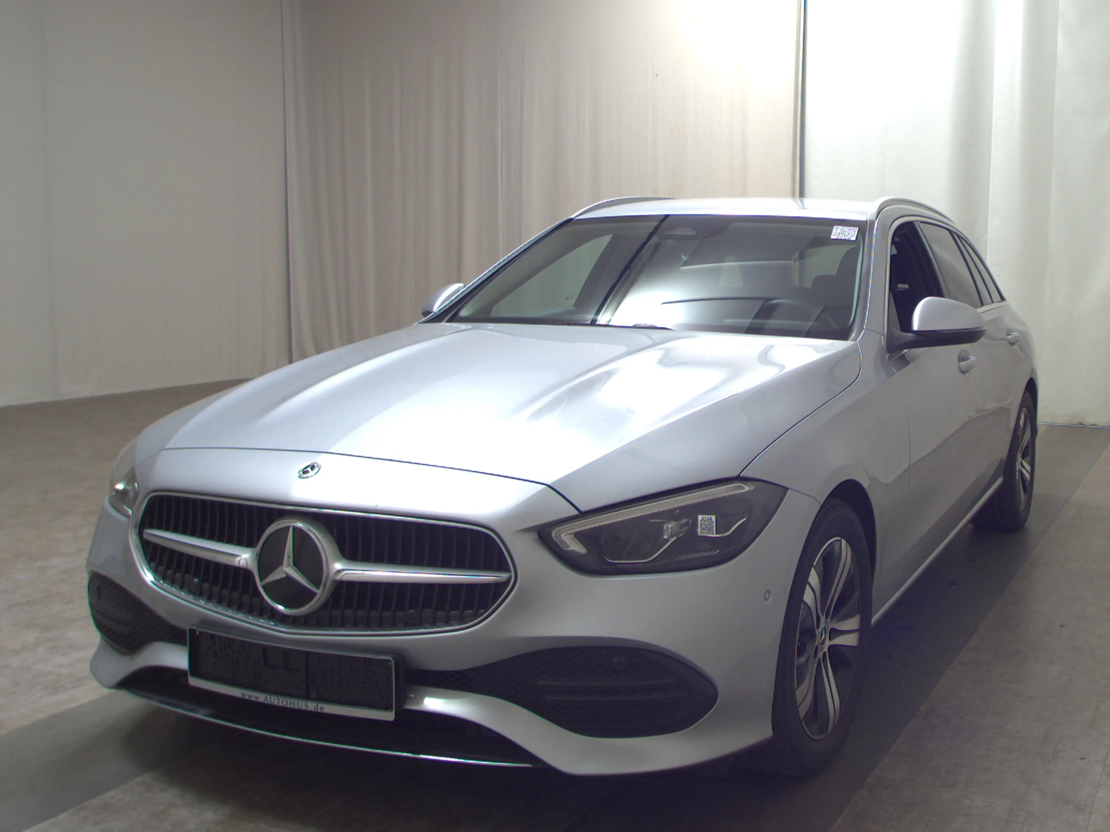 Mercedes-Benz C 220 d T Avantgarde T-Leder Navi Shz RFK LED AHK — photo 2